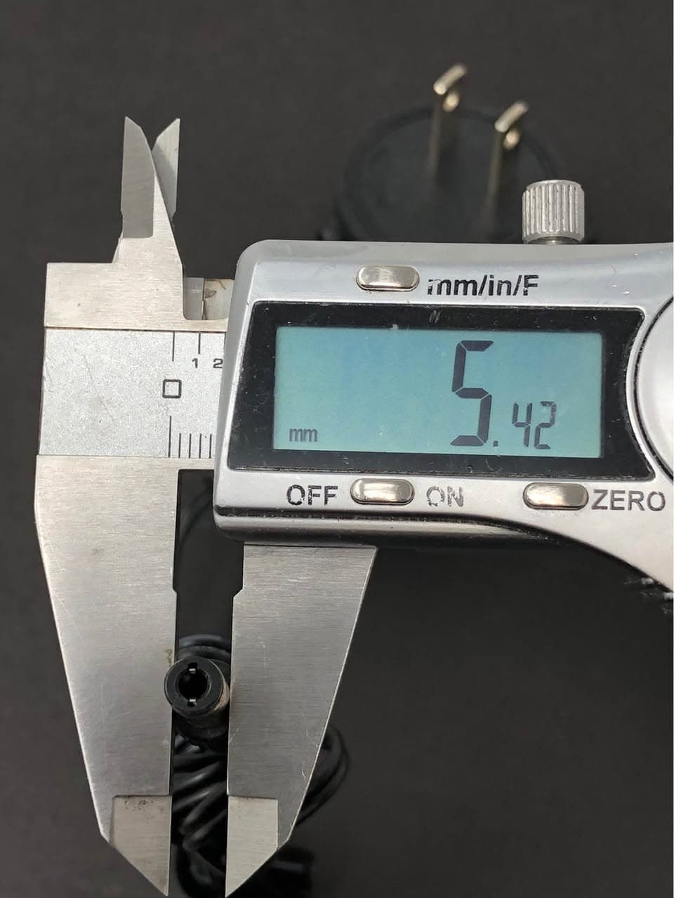 Switching AC Adapter BI10-050200-ADU 5V 2A Barrel 4.94mm Pre-Owned - Thumbnail 5