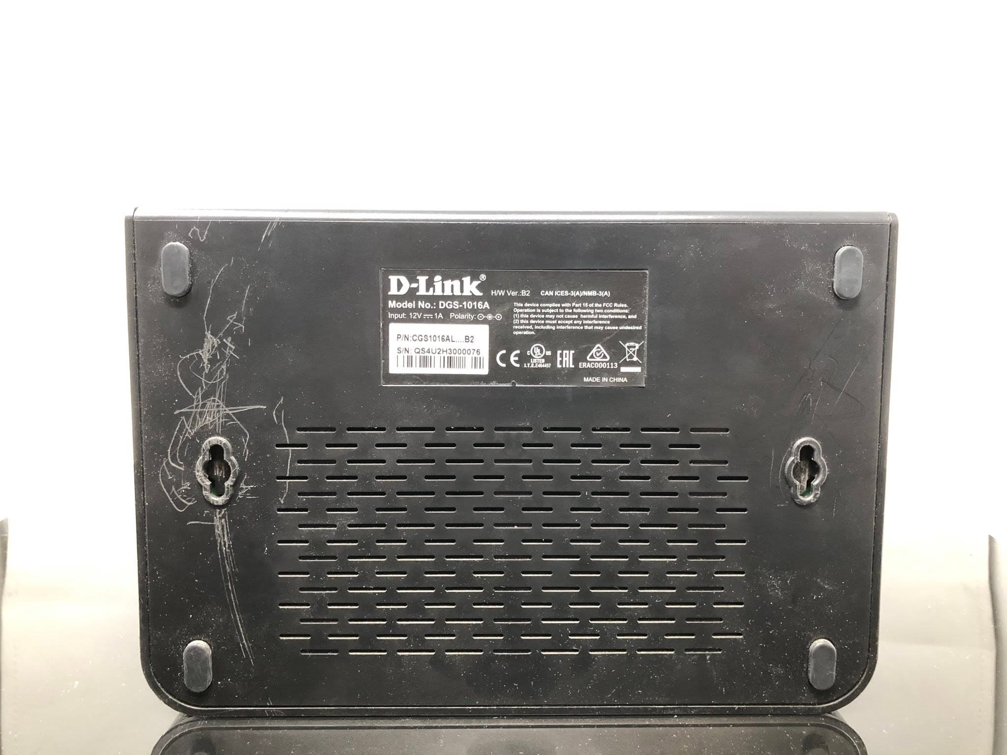 D-Link DGS-1016D 16-Port Gigabit Ethernet Switch Pre-Owned - Thumbnail 3