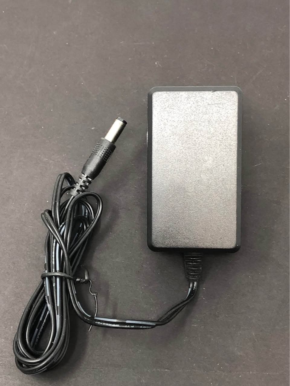 Samsung Fast Charge Adapter EP-TA20JWE 5V 2A MicroUSB Pre-Owned - Thumbnail 3