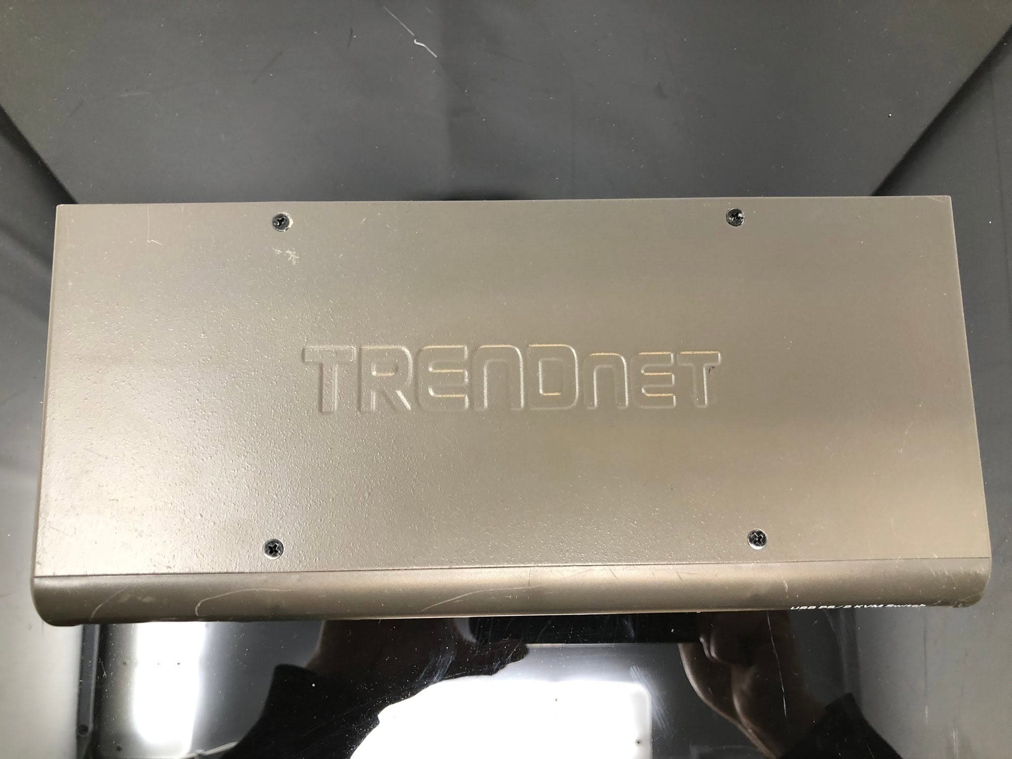TRENDnet TK-423K 4-Port USB PS/2 KVM Switch Pre-Owned - Thumbnail 4