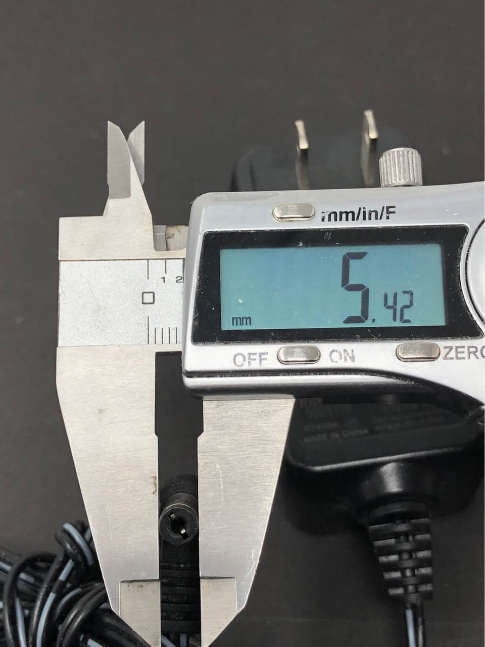 VSJ1200200HU 12V 2A Class 2 Power Supply Adapter Pre-Owned - Thumbnail 2