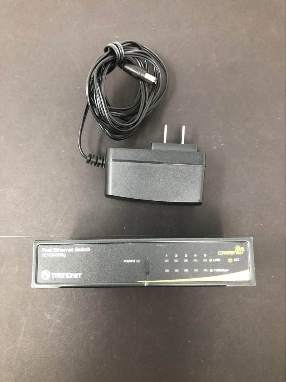 TRENDnet TEG-S5G 5-Port Gigabit Ethernet Metal Switch Pre-Owned