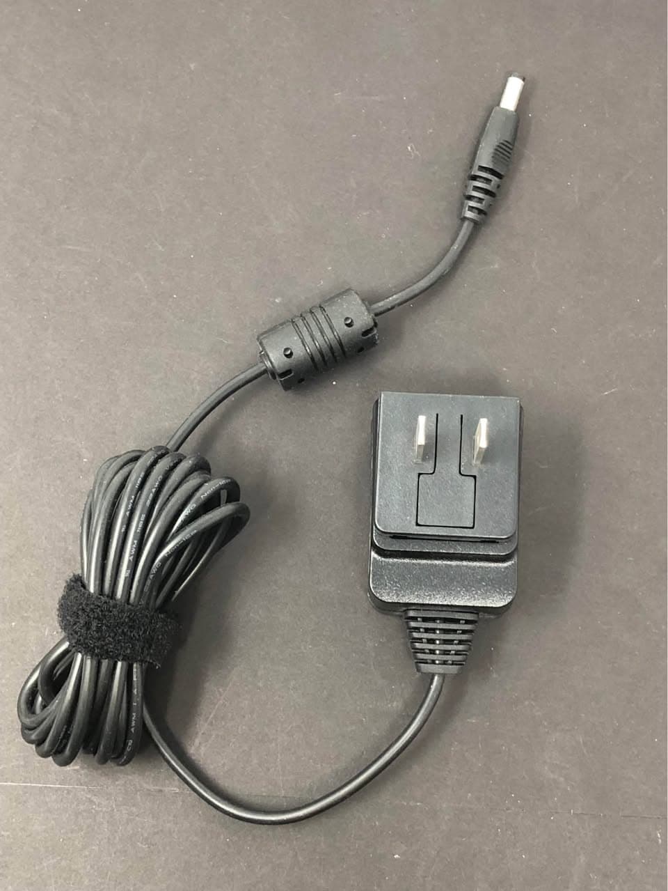 DVE DSA-5PFU-05 Switching Adapter 5V 1A 3.98mm Barrel Pre-Owned