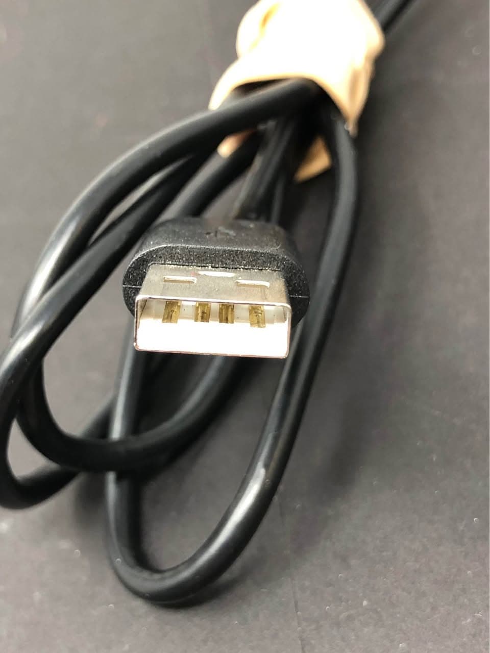 Anker Powerline USB-C to USB Cable 1ft Pre-Owned - Thumbnail 3