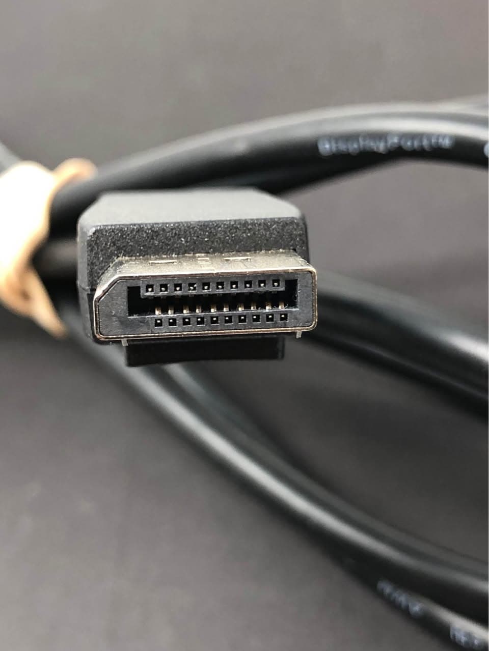 6ft DisplayPort to DisplayPort Cable Gold-Plated Connectors Pre-Owned - Thumbnail 4