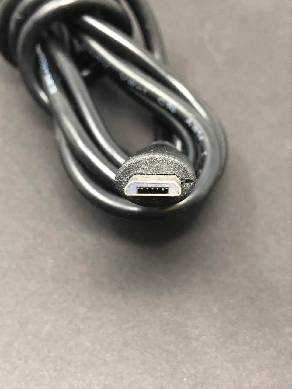 Switching AC/DC Adapter FJ-SW050300N 5V 3A Micro USB Pre-Owned - Thumbnail 4