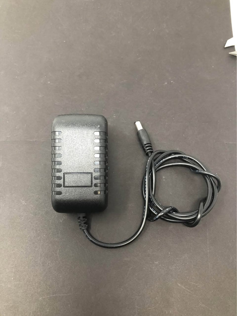 DVE DSA-12PFA-12 FUS 120200 AC/DC Adapter 12V 2A 5.5mm Barrel Pre-Owned - Thumbnail 3