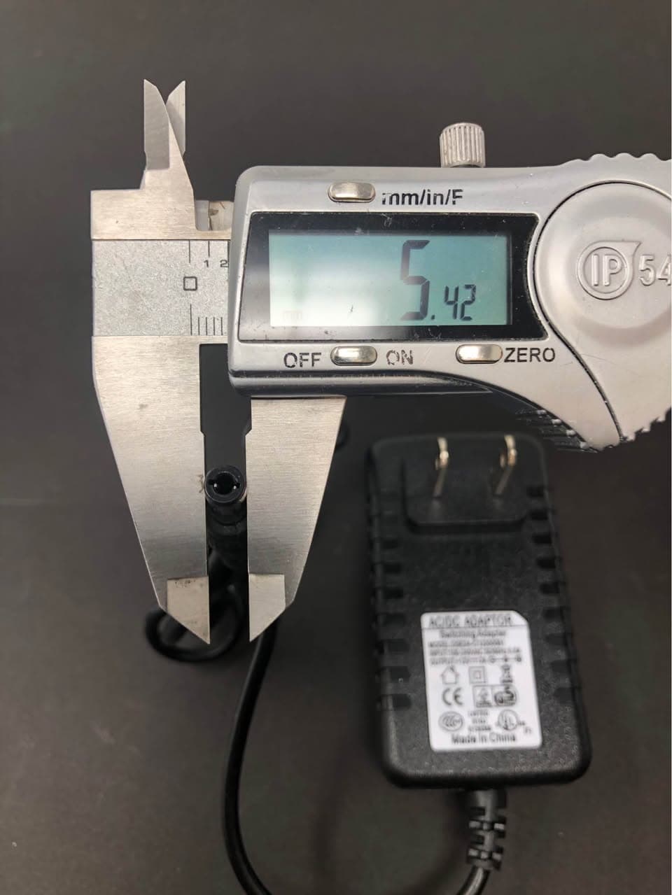 DVE DSA-12PFA-12 FUS 120200 AC/DC Adapter 12V 2A 5.5mm Barrel Pre-Owned - Thumbnail 2