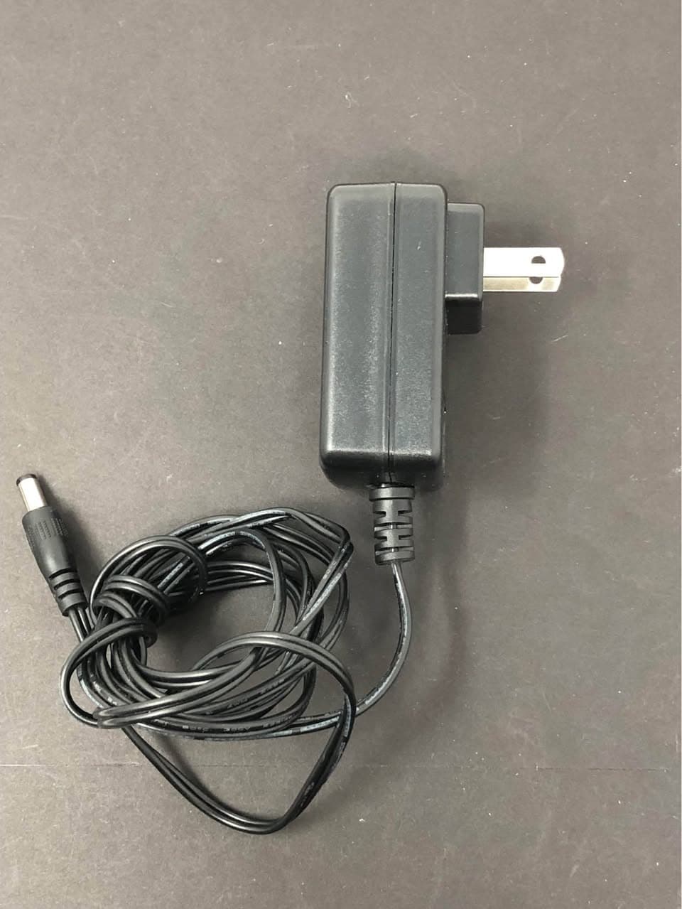 Switching AC Adapter BI10-050200-ADU 5V 2A Barrel 4.94mm Pre-Owned - Thumbnail 3