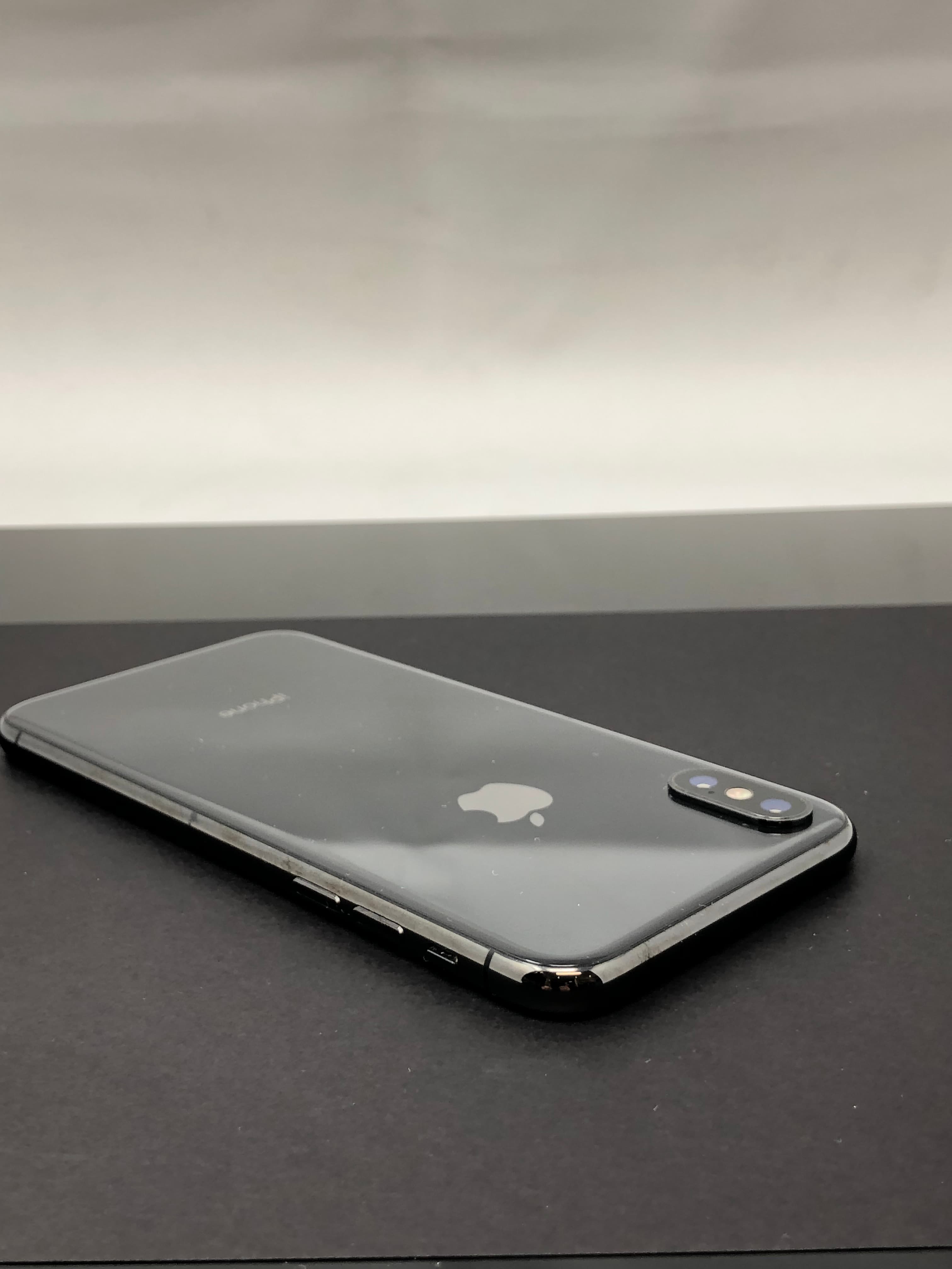 iPhone X 64GB Space Gray Cracked Screen Pre-Owned - Thumbnail 8