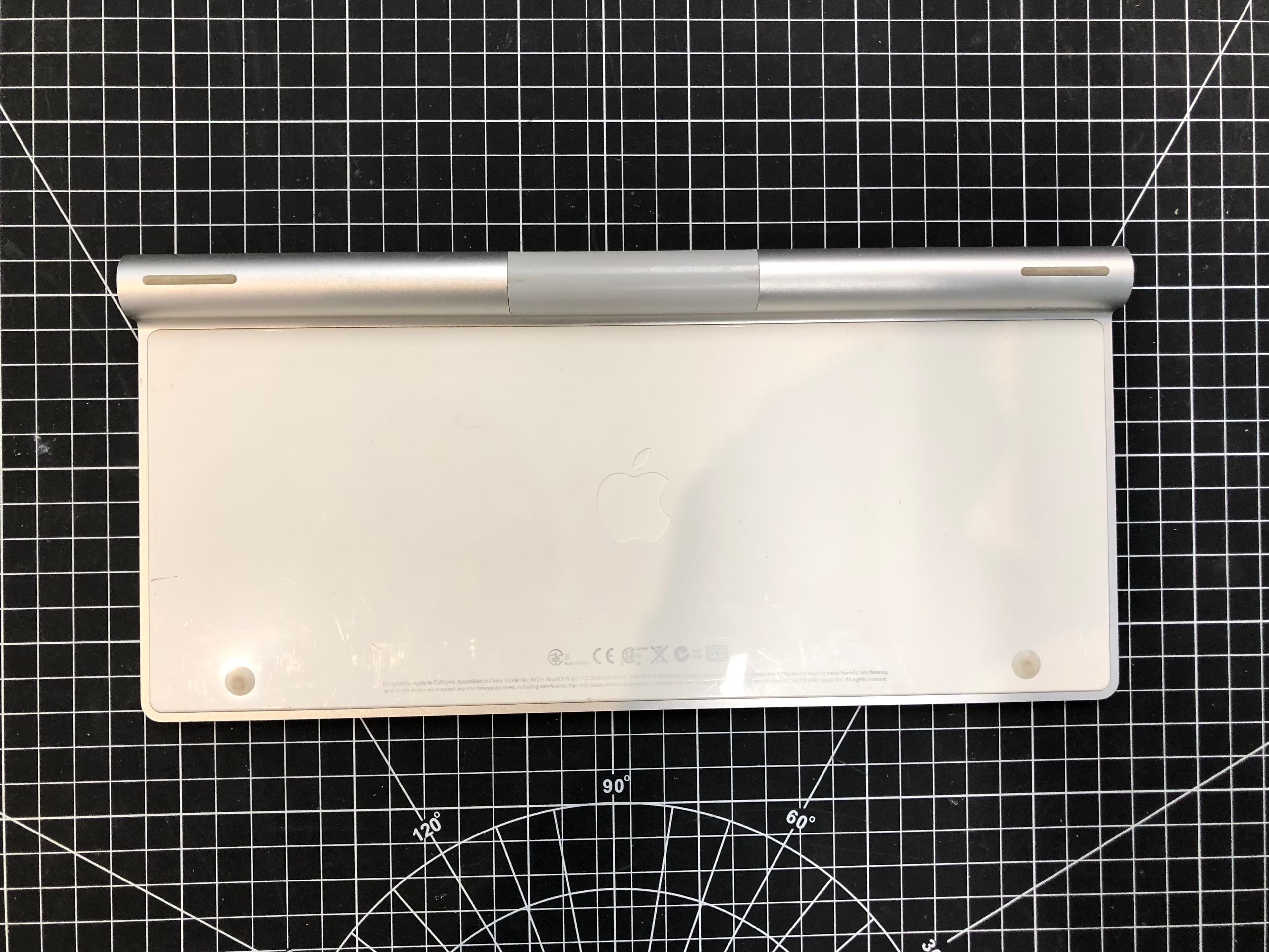 Apple Wireless Keyboard A1314 Bluetooth Pre-Owned - Thumbnail 4