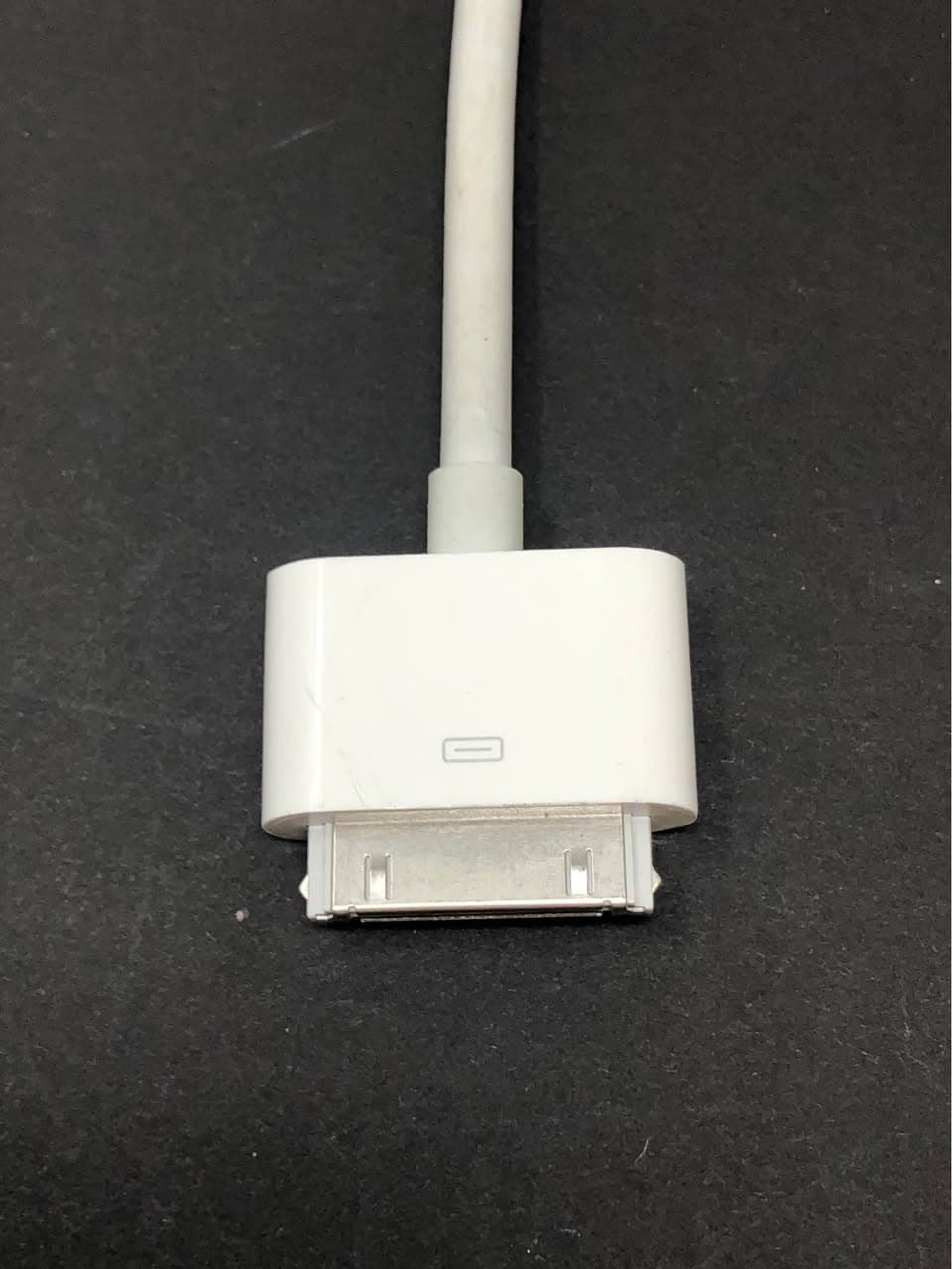 Apple 30-Pin to VGA Cable Adapter Pre-Owned - Thumbnail 2