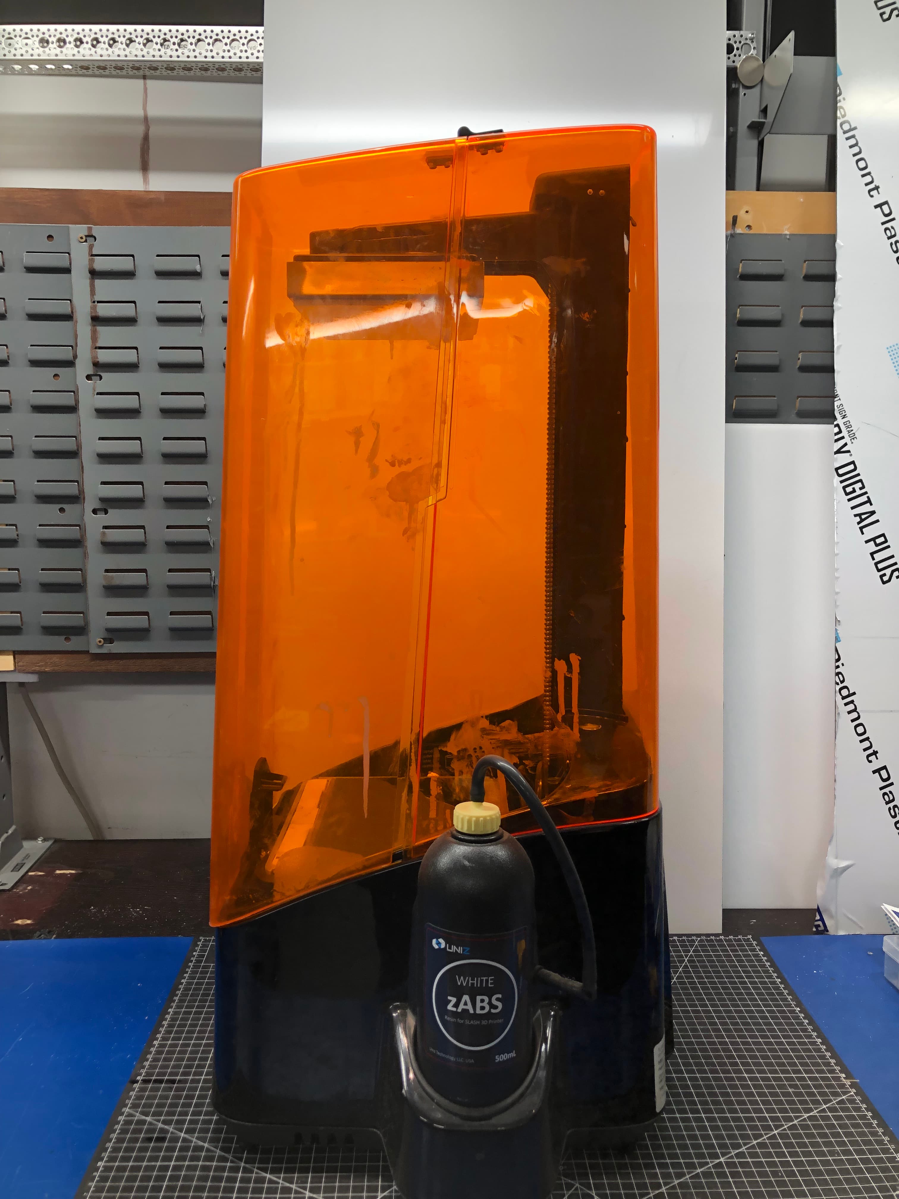 Uniz Slash LCD Resin 3D Printer Pre-Owned - Thumbnail 12