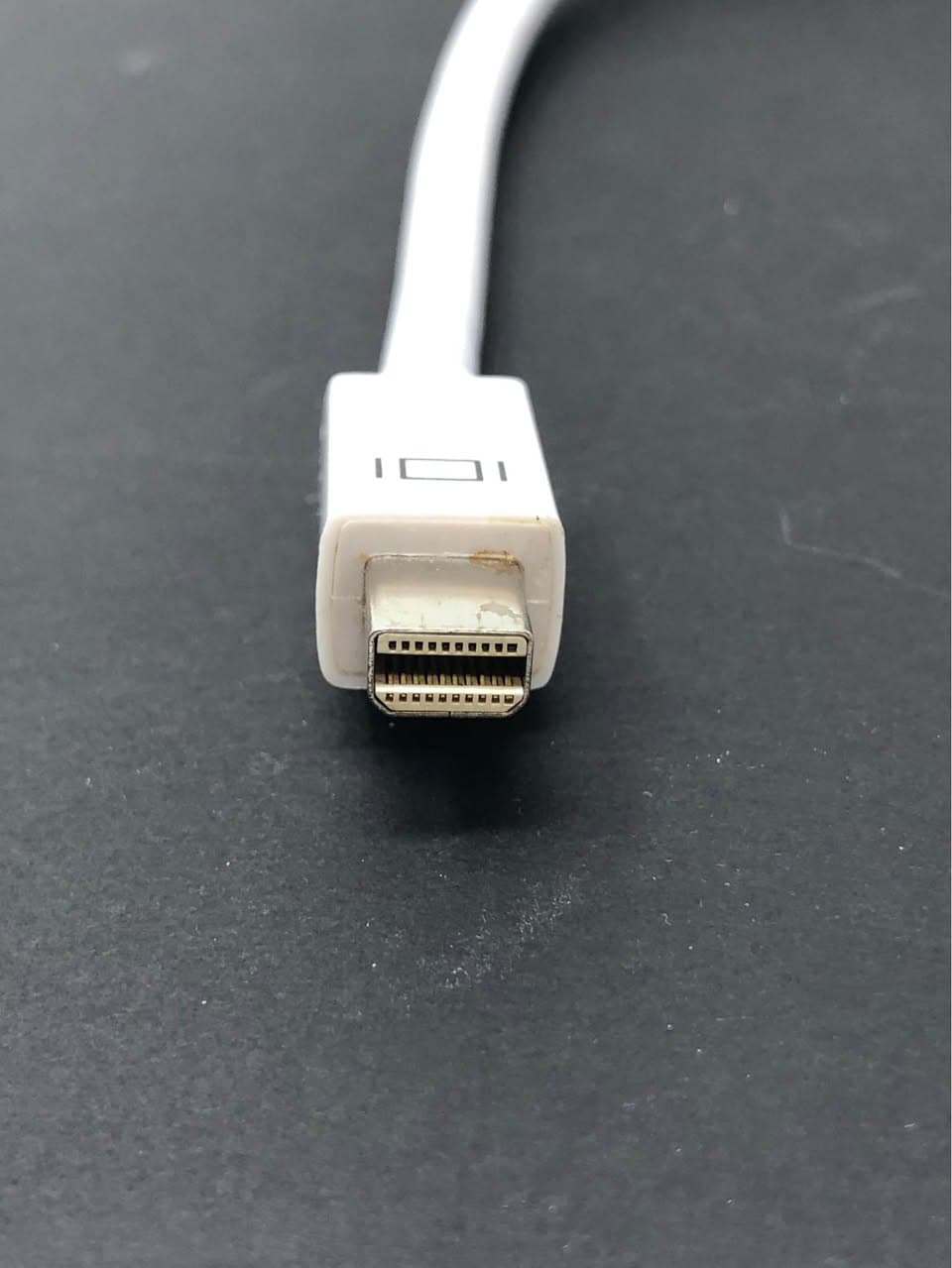 AmazonBasics Mini DisplayPort to HDMI Adapter Cable 8" White Pre-Owned - Thumbnail 3