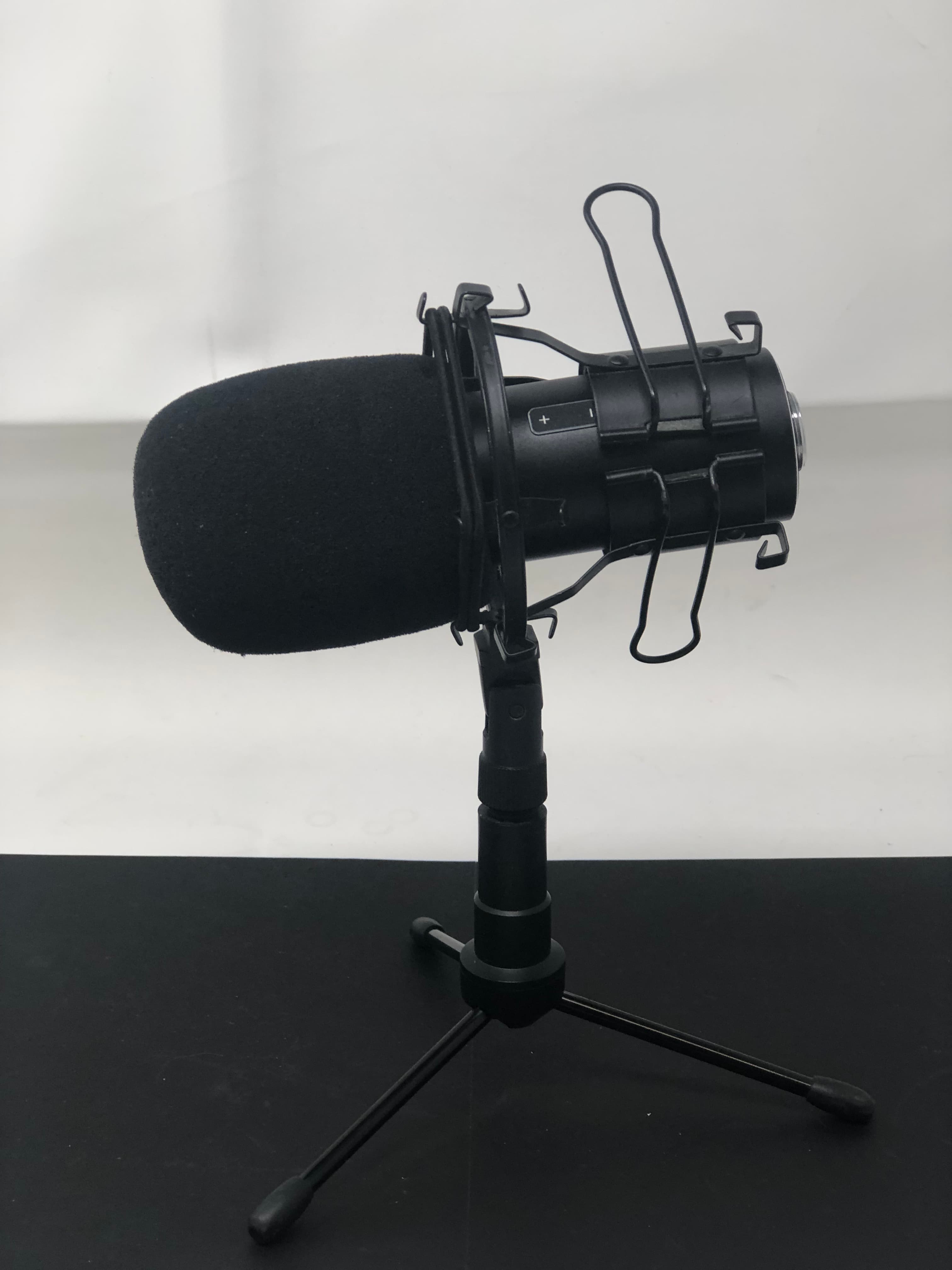 Podcast Microphone with Tripod Stand and Shock Mount Pre-Owned - Thumbnail 2