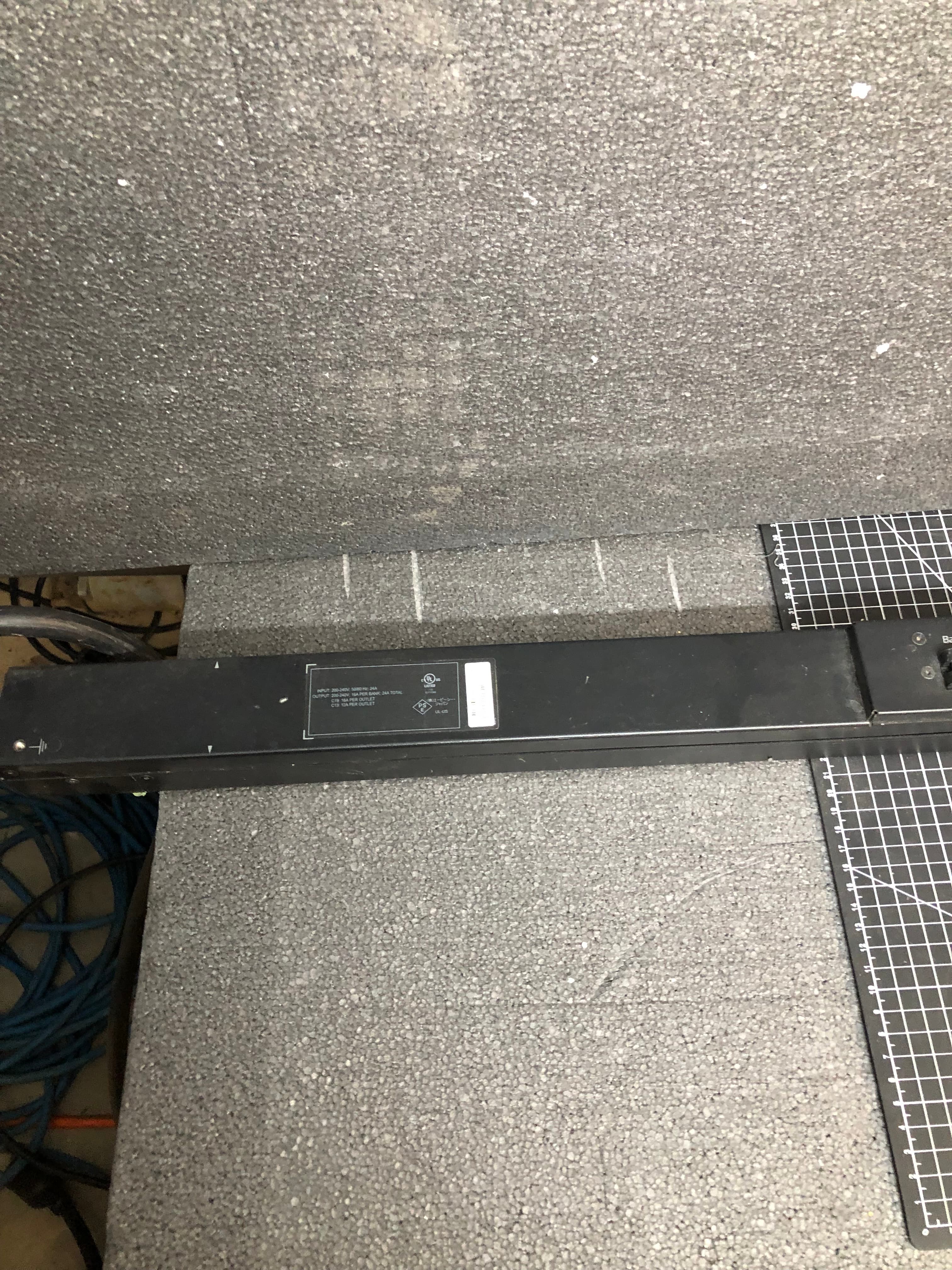 APC AP8941 Switched Rack PDU 24A 200-240V Pre-Owned - Thumbnail 3