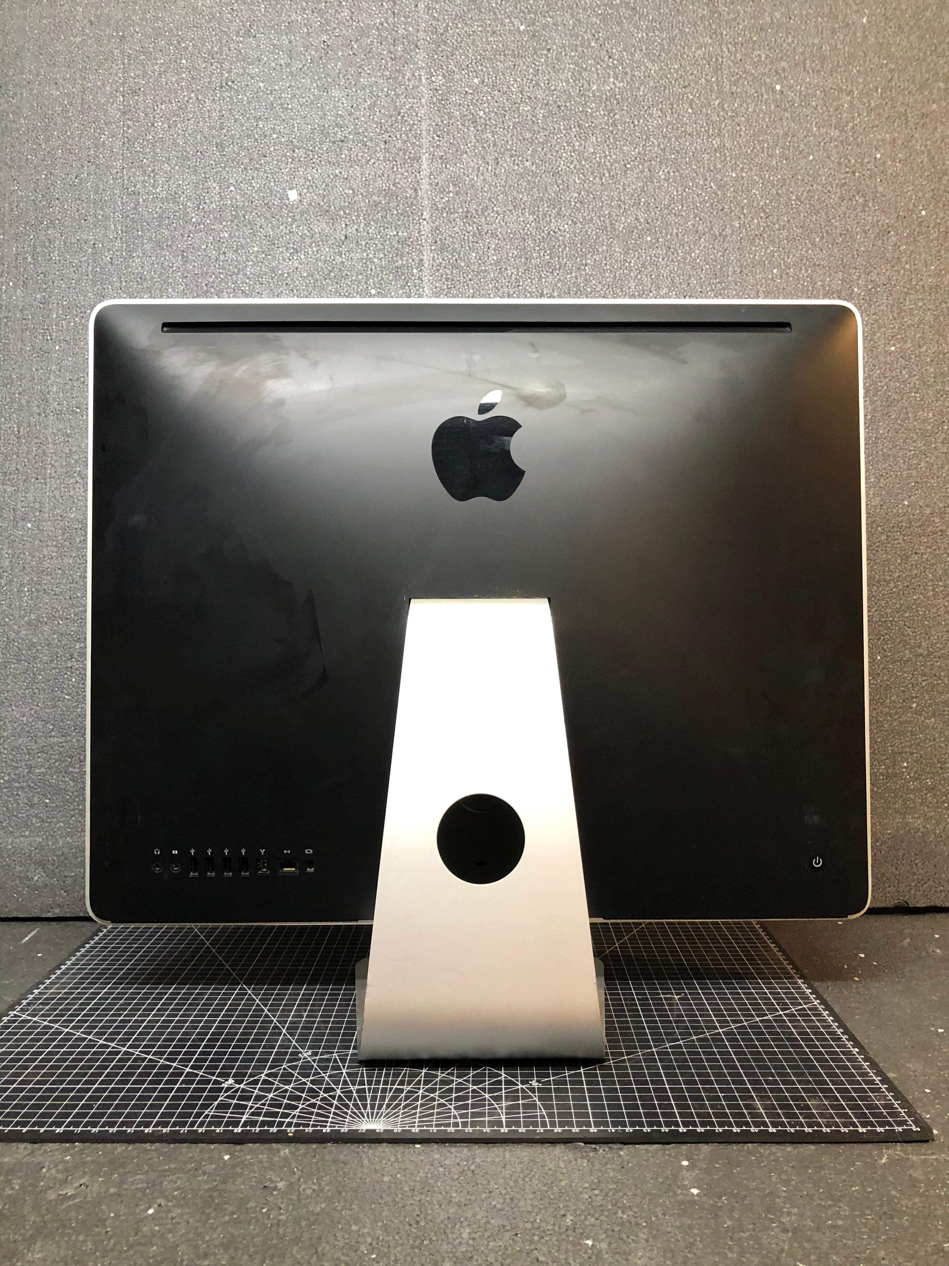 Apple iMac A1225 24" All-in-One Desktop Pre-Owned - Thumbnail 2