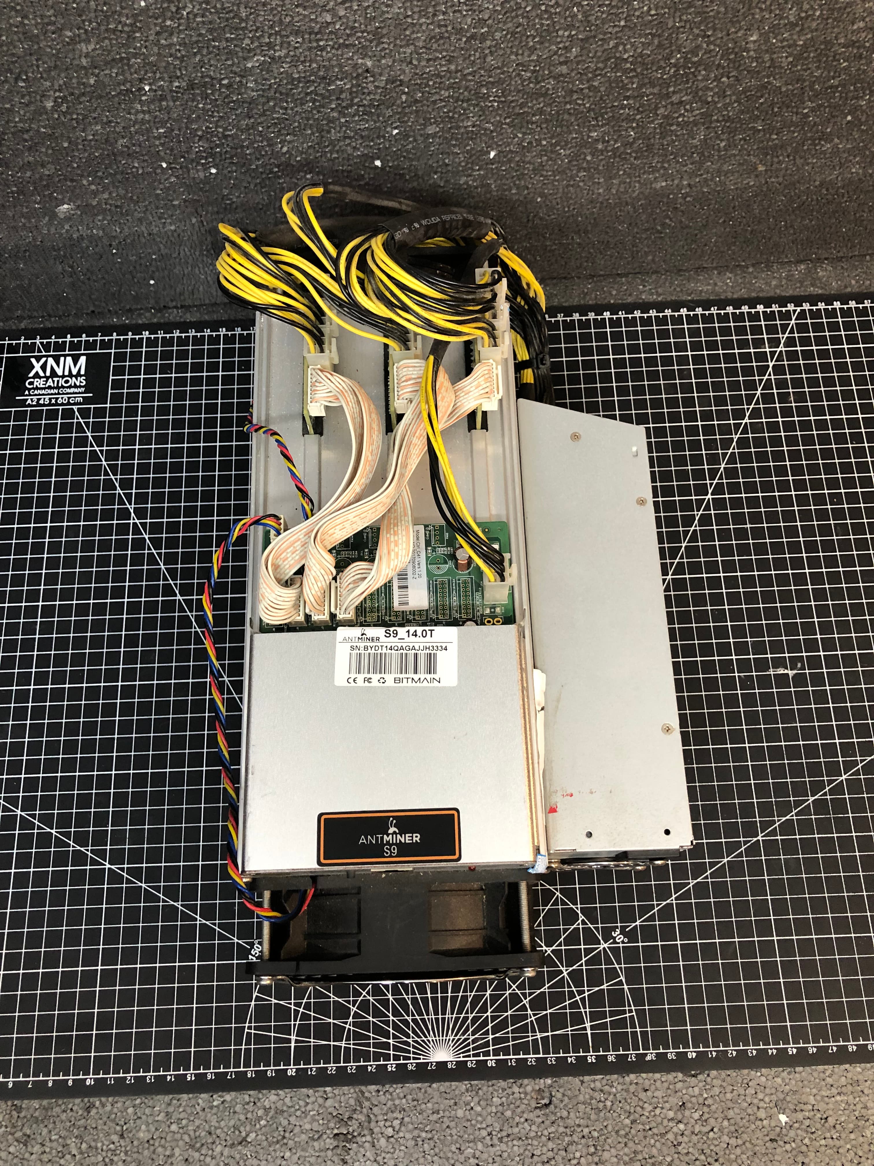 Bitmain Antminer S9 13.5TH/s Bitcoin Miner 1375W Pre-Owned - Thumbnail 2