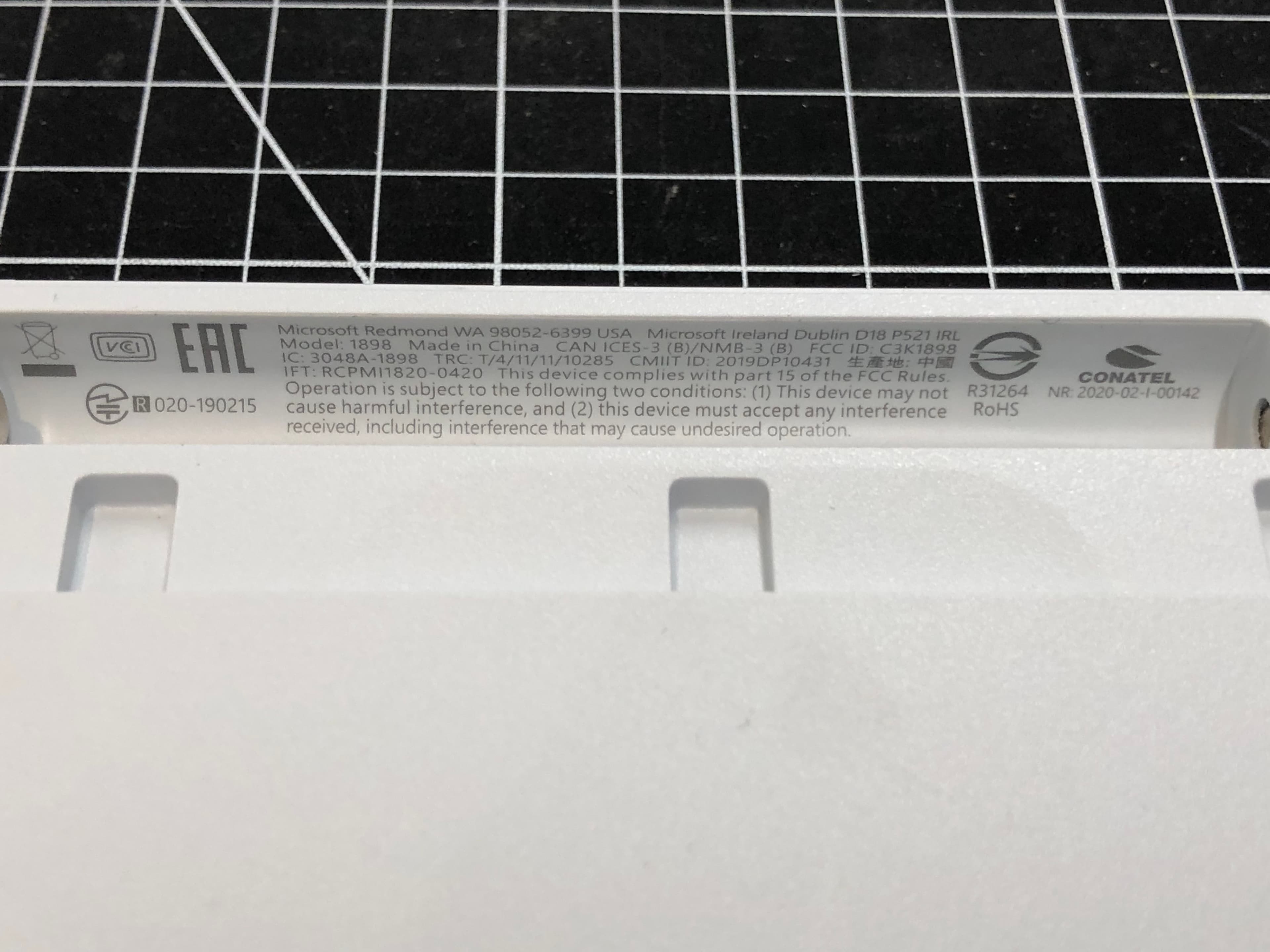 Microsoft Model 1898 Wireless Keyboard White Pre-Owned - Thumbnail 3