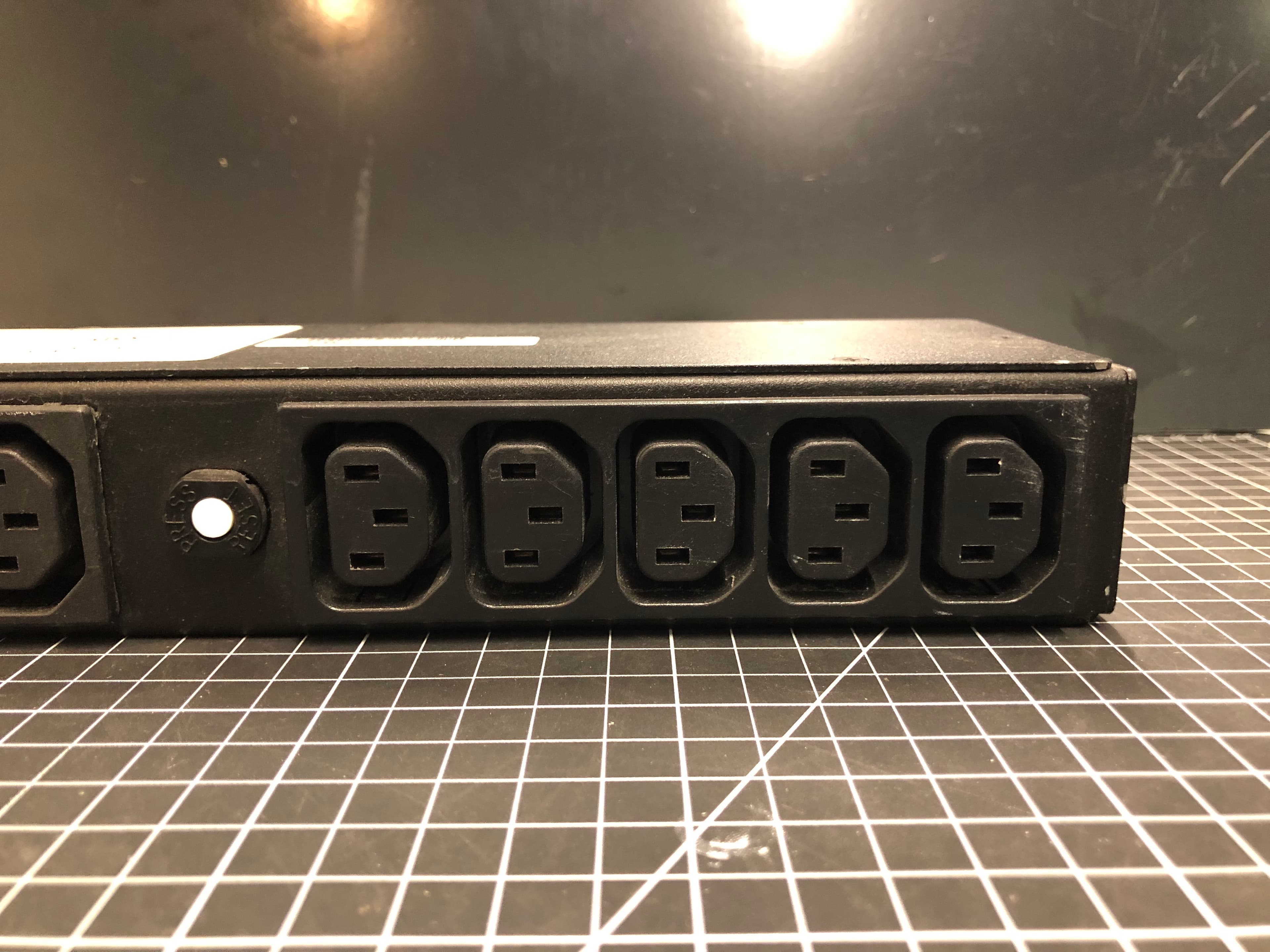 Dell AP6020 Metered Rack PDU 16A 12 Outlets Pre-Owned - Thumbnail 7