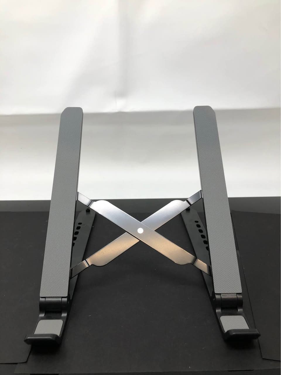 OMOTON Ergonomic Adjustable Laptop Stand 7-Levels Pre-Owned