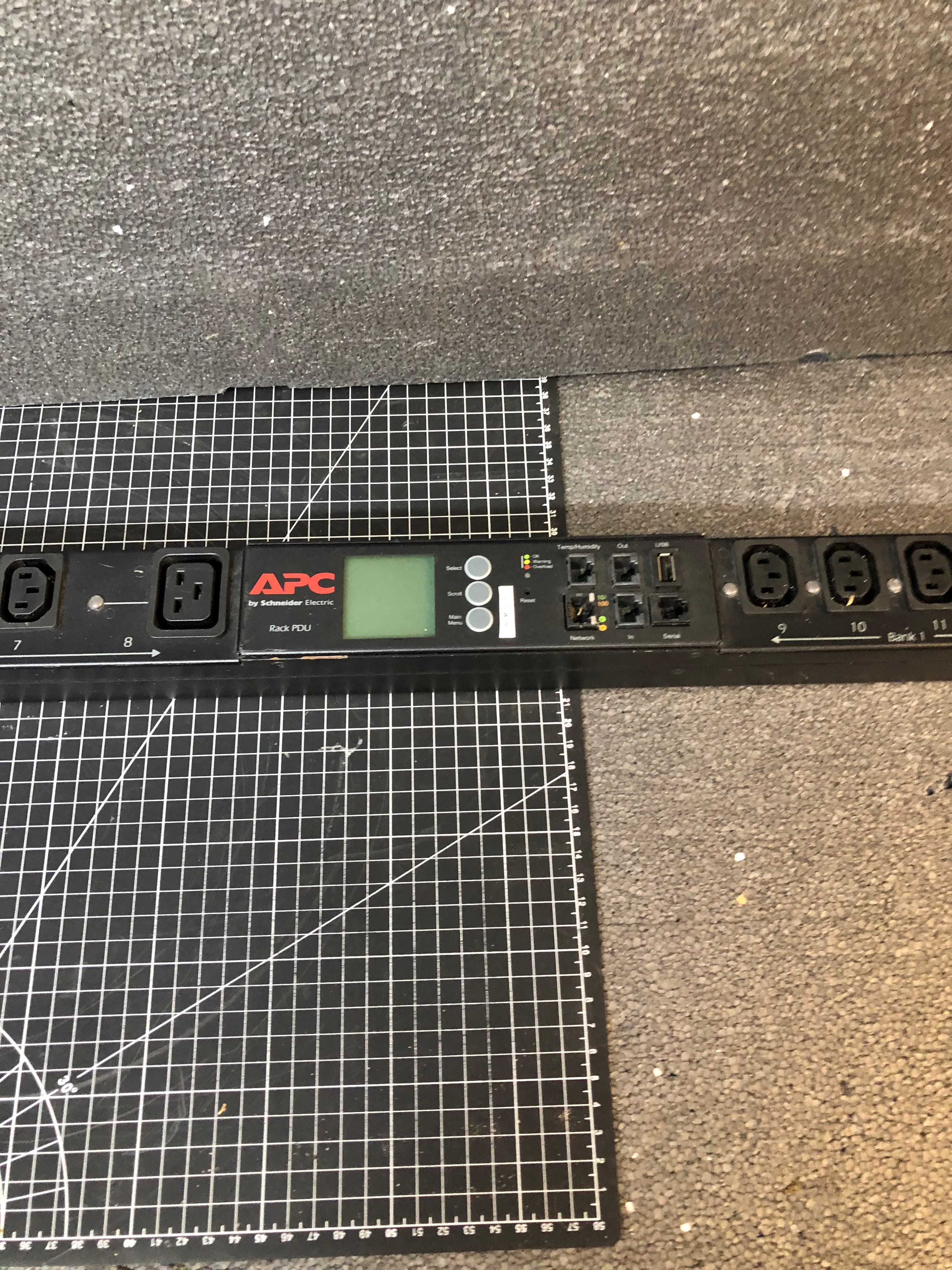 APC AP8941 Switched Rack PDU 24A 200-240V Pre-Owned - Thumbnail 5