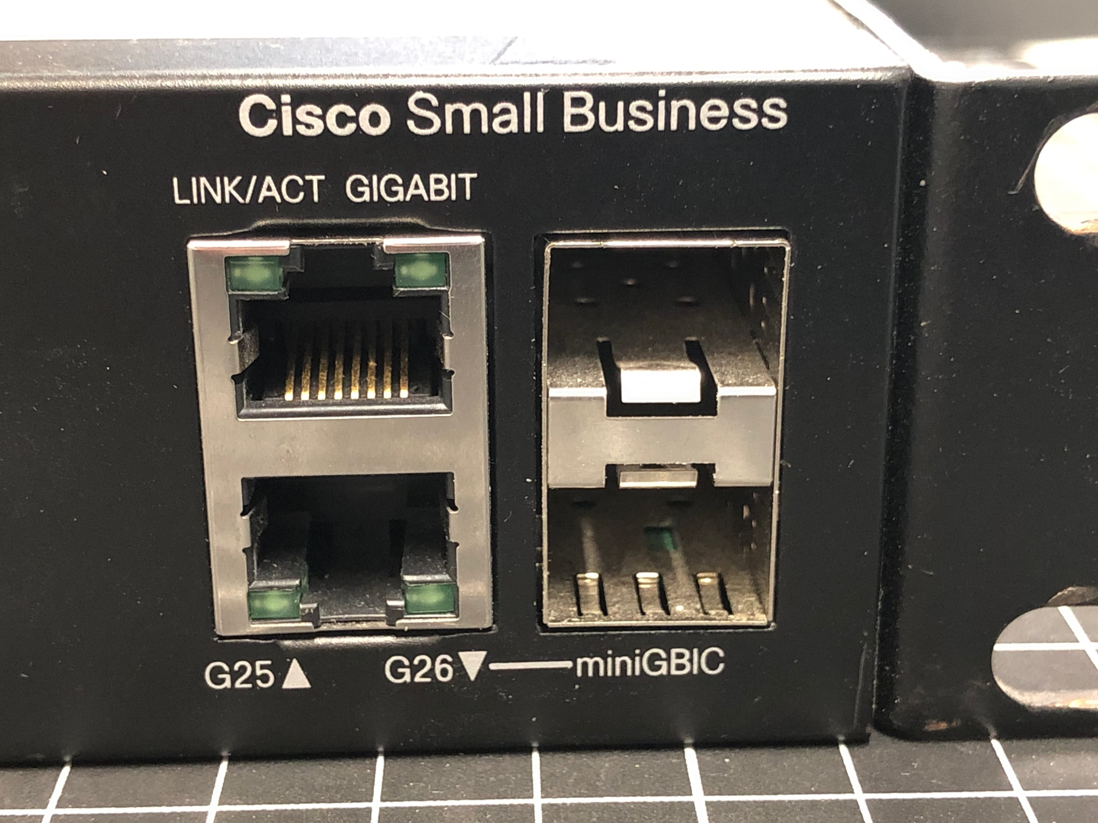 Cisco SG200-26 26-Port Gigabit Smart Switch Pre-Owned - Thumbnail 4