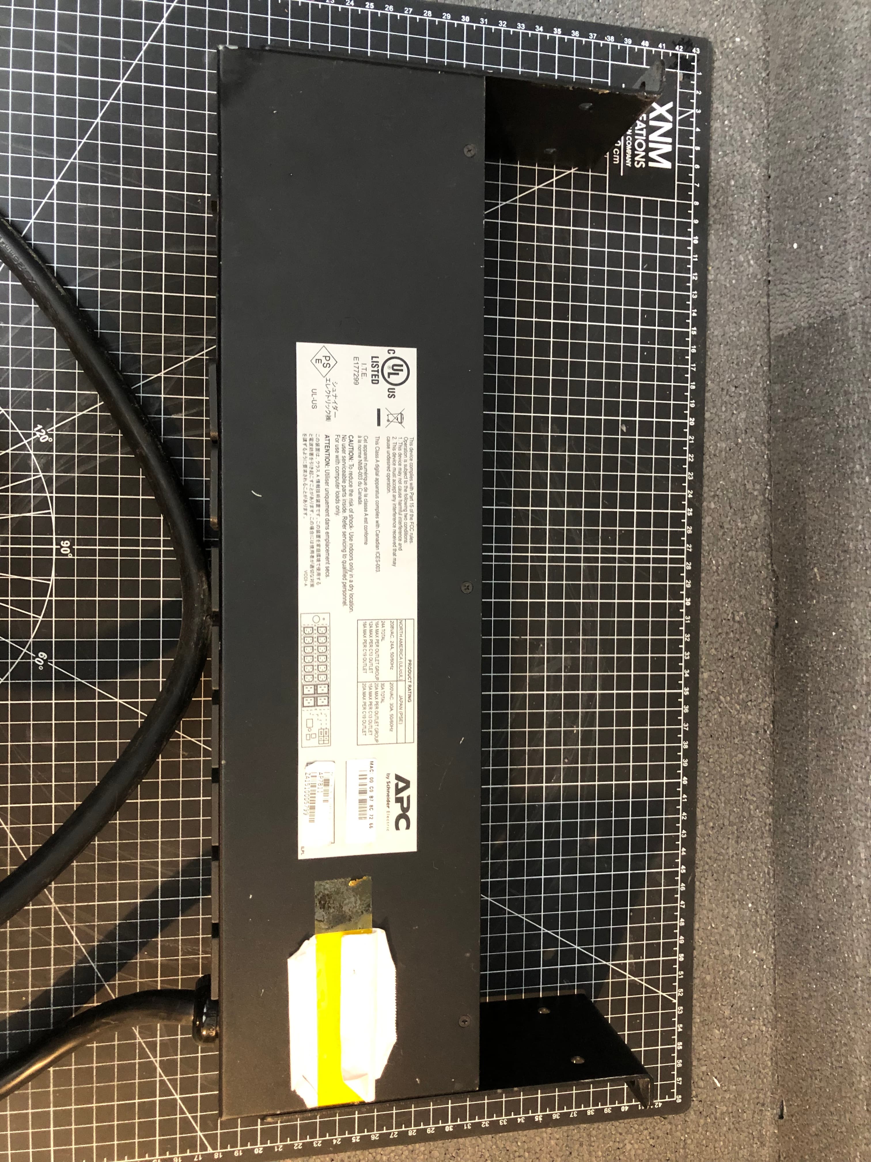 APC AP7811 Metered Rack PDU 24A 200-240V 16 Outlets Pre-Owned - Thumbnail 6