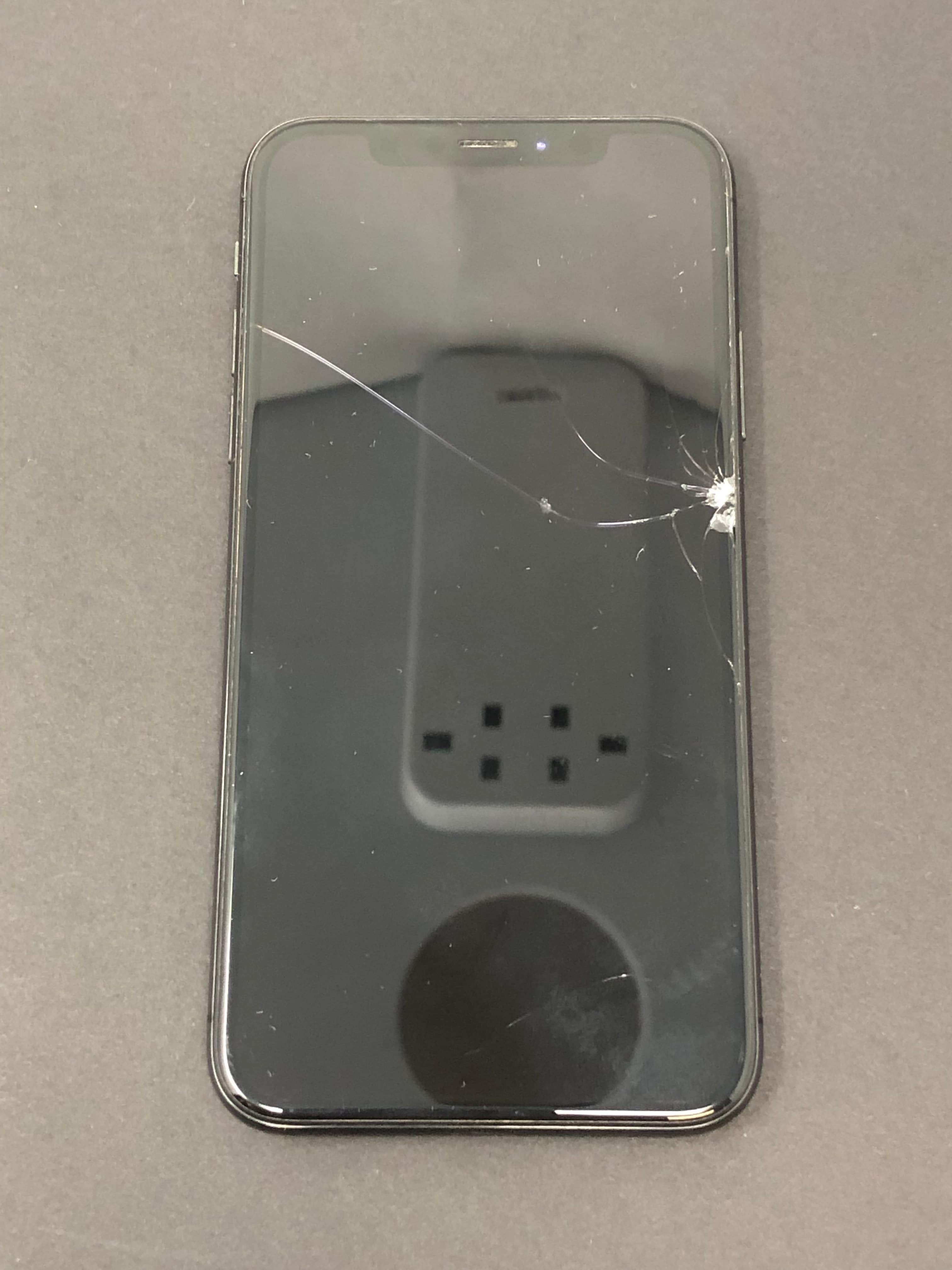iPhone X 64GB Space Gray Cracked Screen Pre-Owned