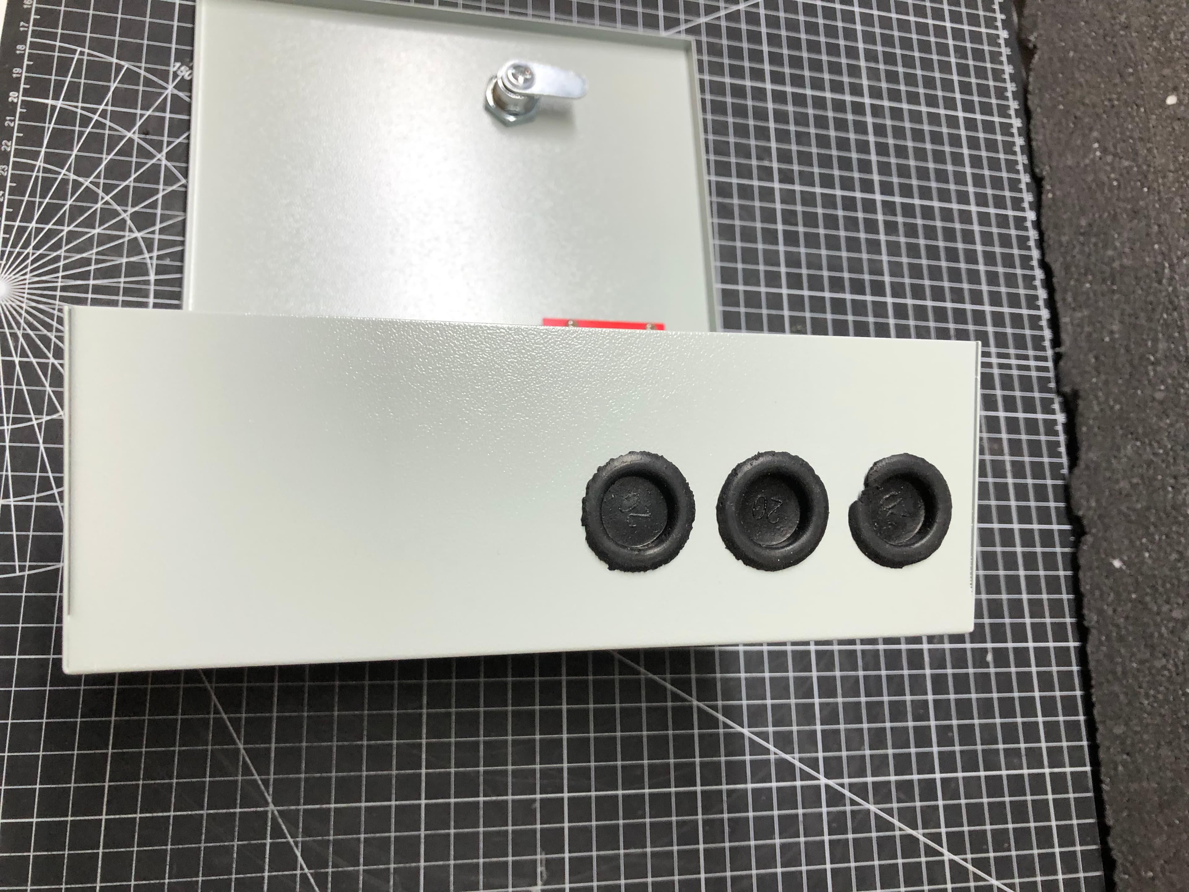 PS08 Switching Power Supply with Battery Backup (12V/3A) - Like New Condition  - Thumbnail 4