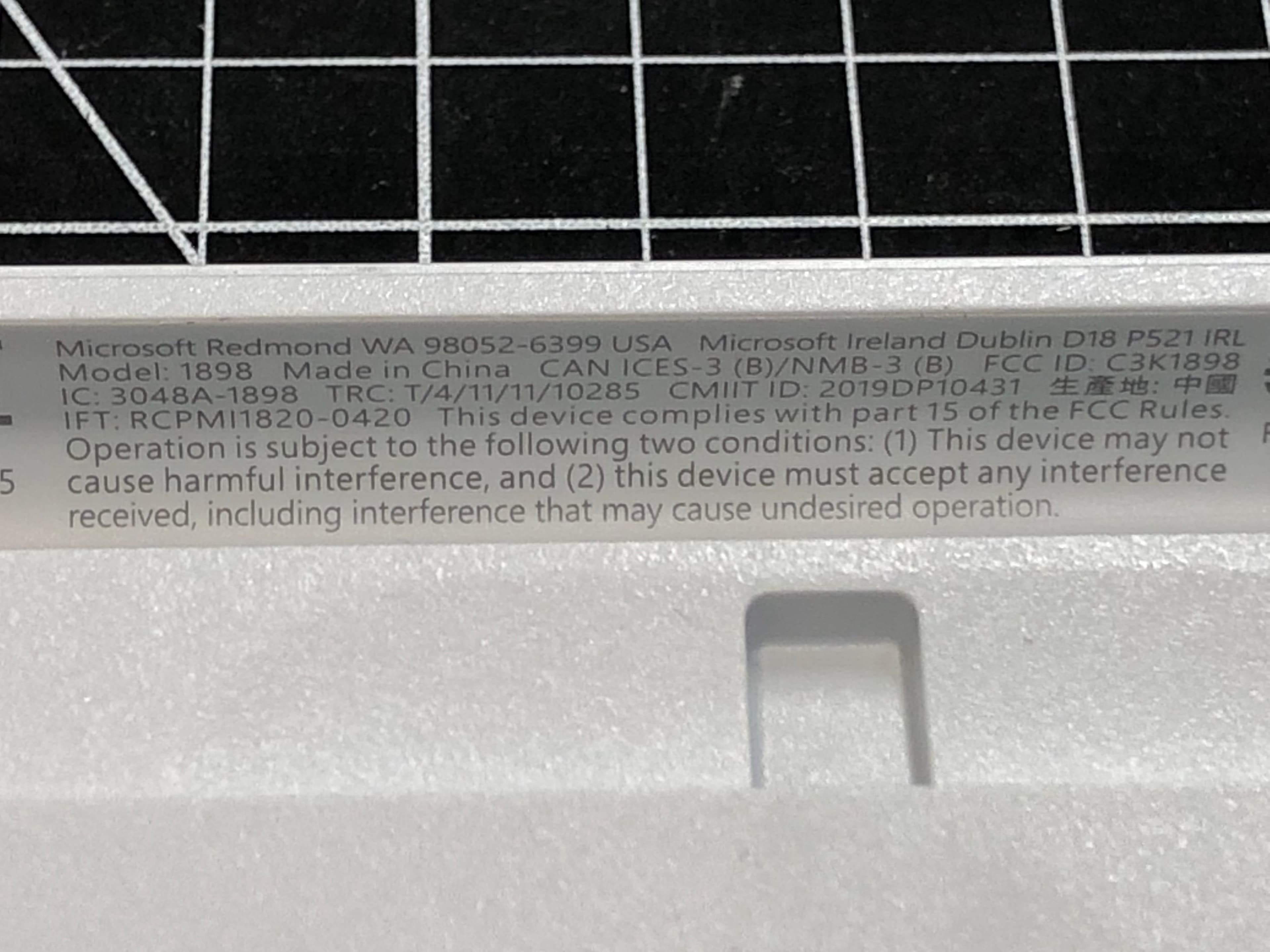 Microsoft Model 1898 Wireless Keyboard White Pre-Owned - Thumbnail 2