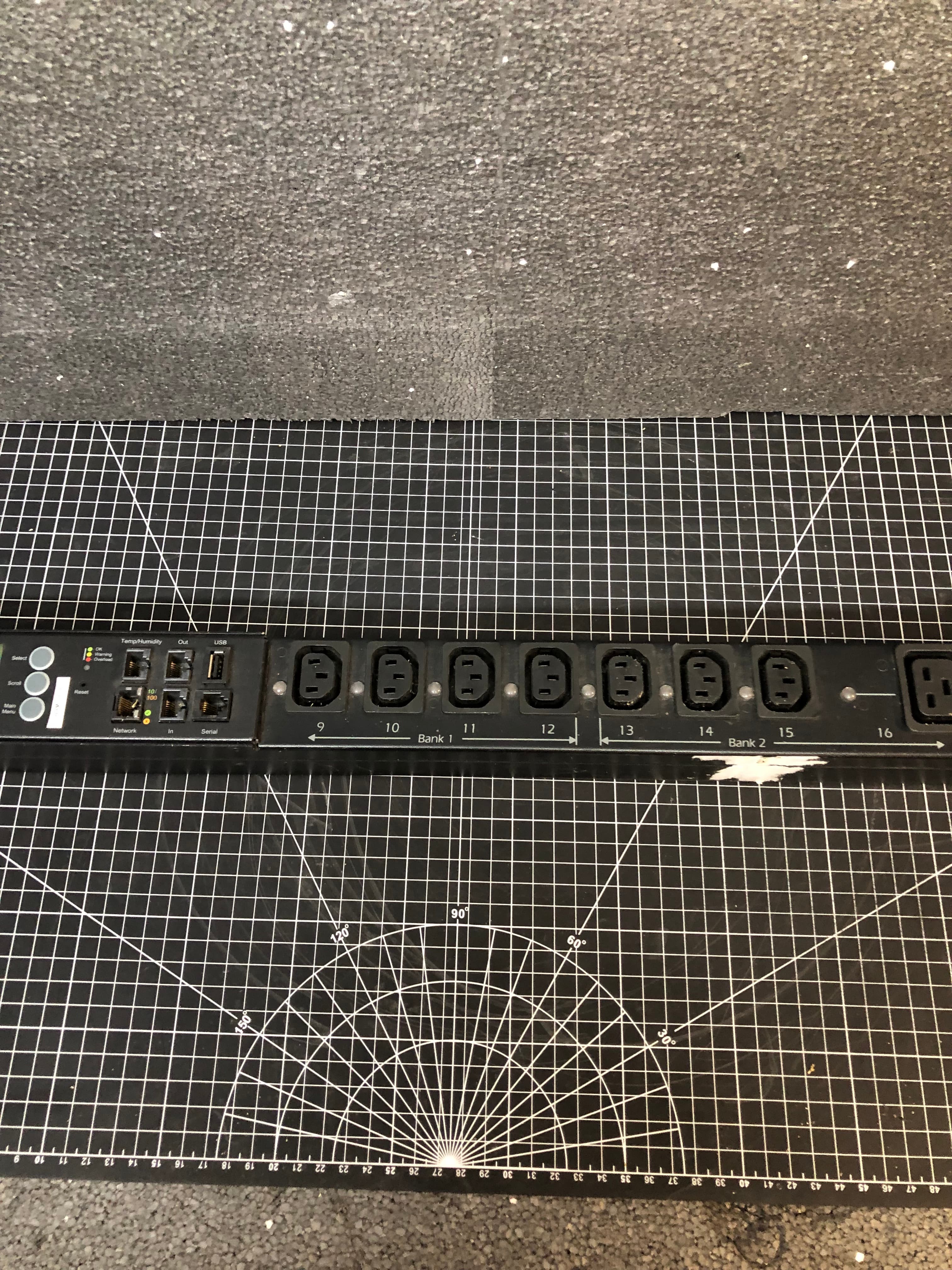 APC AP8941 Switched Rack PDU 24A 200-240V Pre-Owned - Thumbnail 7