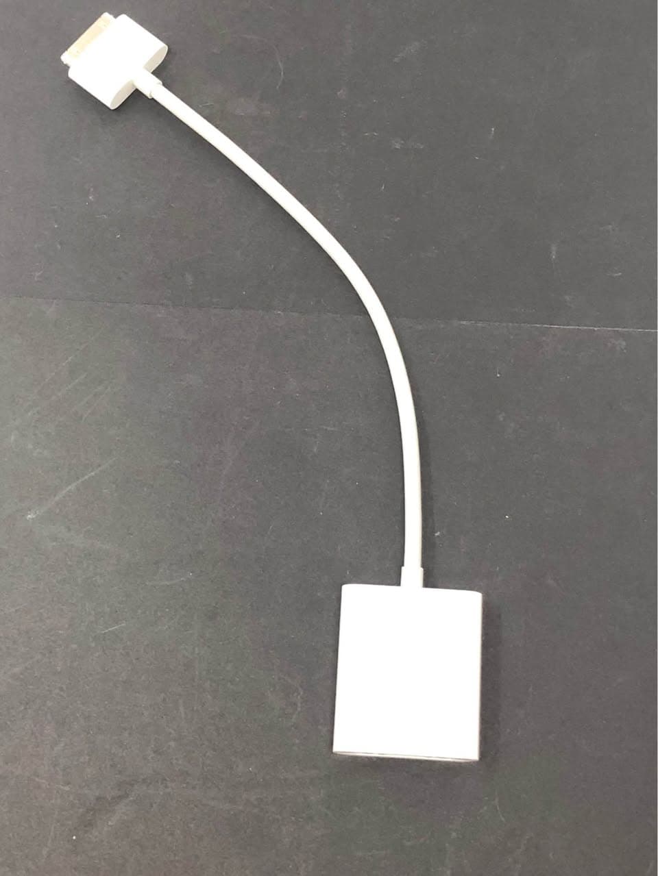 Apple 30-Pin to VGA Cable Adapter Pre-Owned - Thumbnail 3