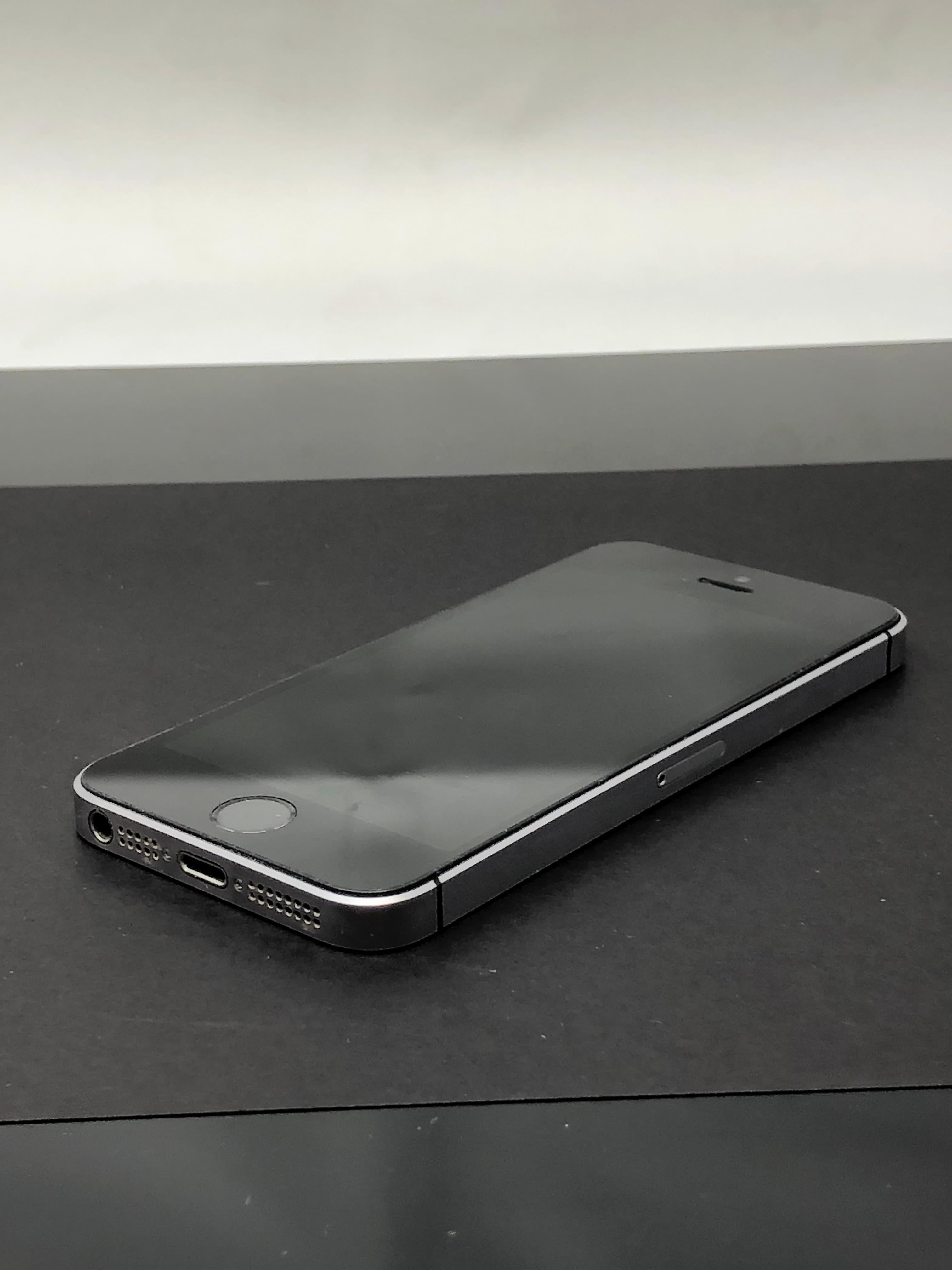 Apple iPhone SE 16GB Space Gray Unlocked Pre-Owned - Thumbnail 6