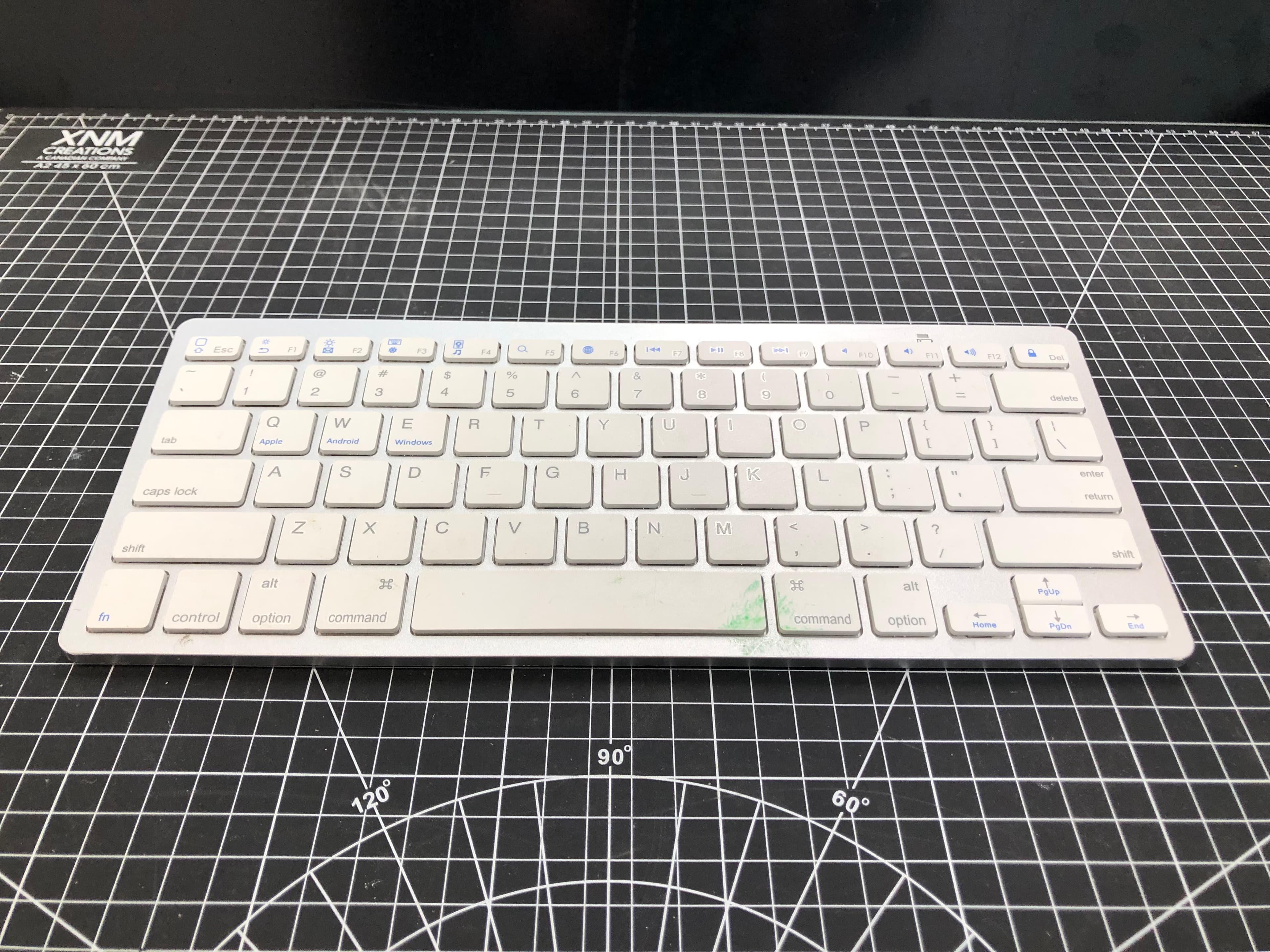 Wireless Bluetooth Keyboard BK3001 Pre-Owned - Thumbnail 3