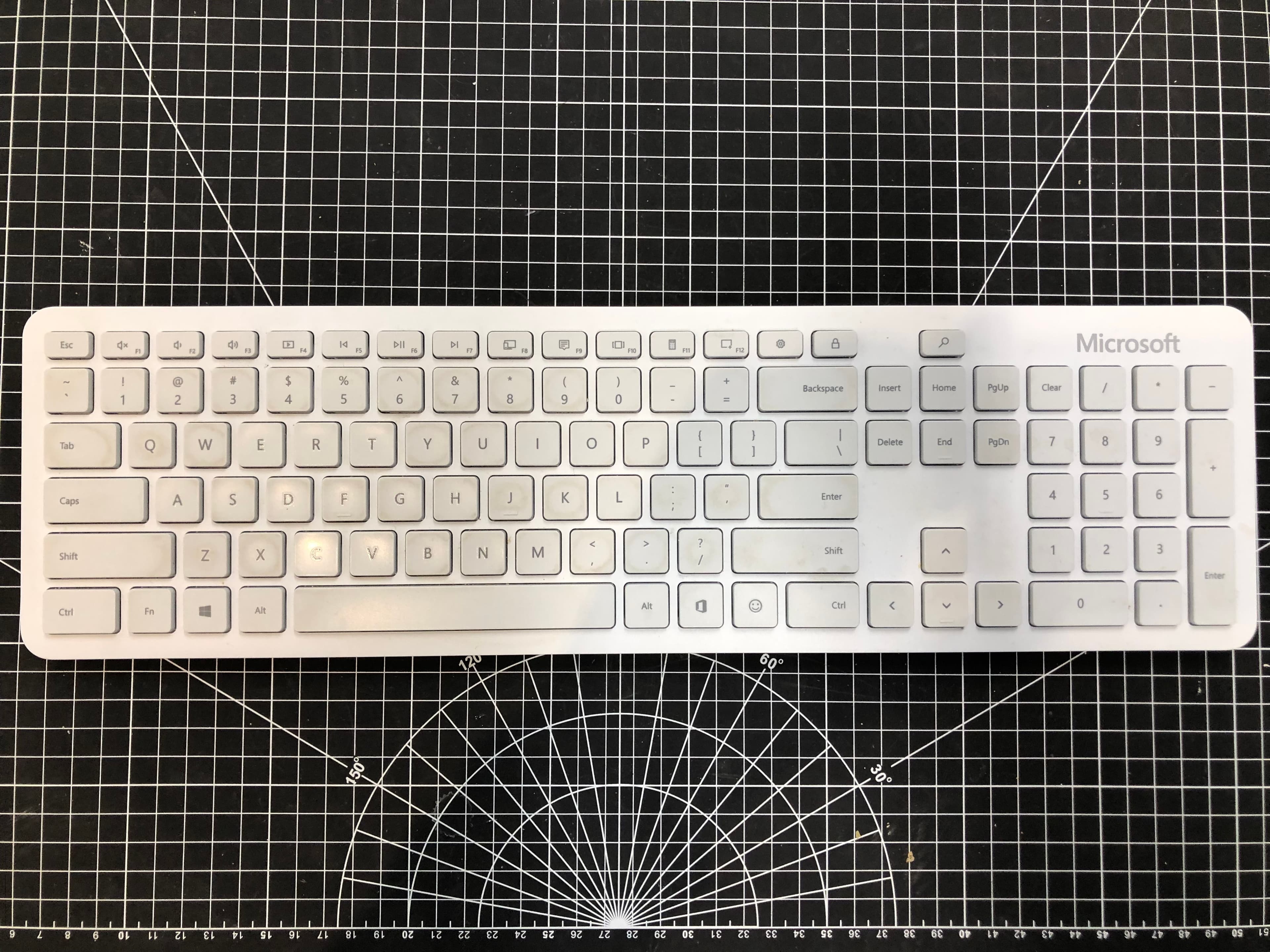 Microsoft Model 1898 Wireless Keyboard White Pre-Owned