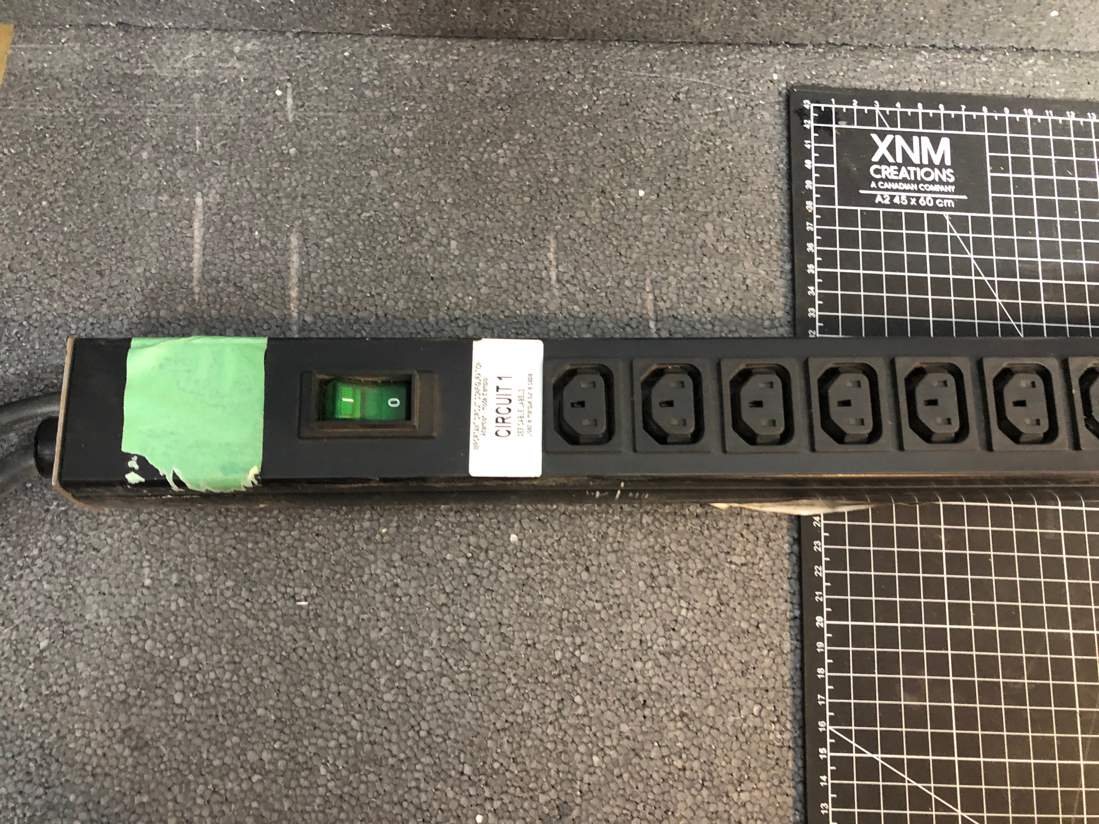 Wright Line LPS722C 20-Outlet Power Strip Black Pre-Owned - Thumbnail 2