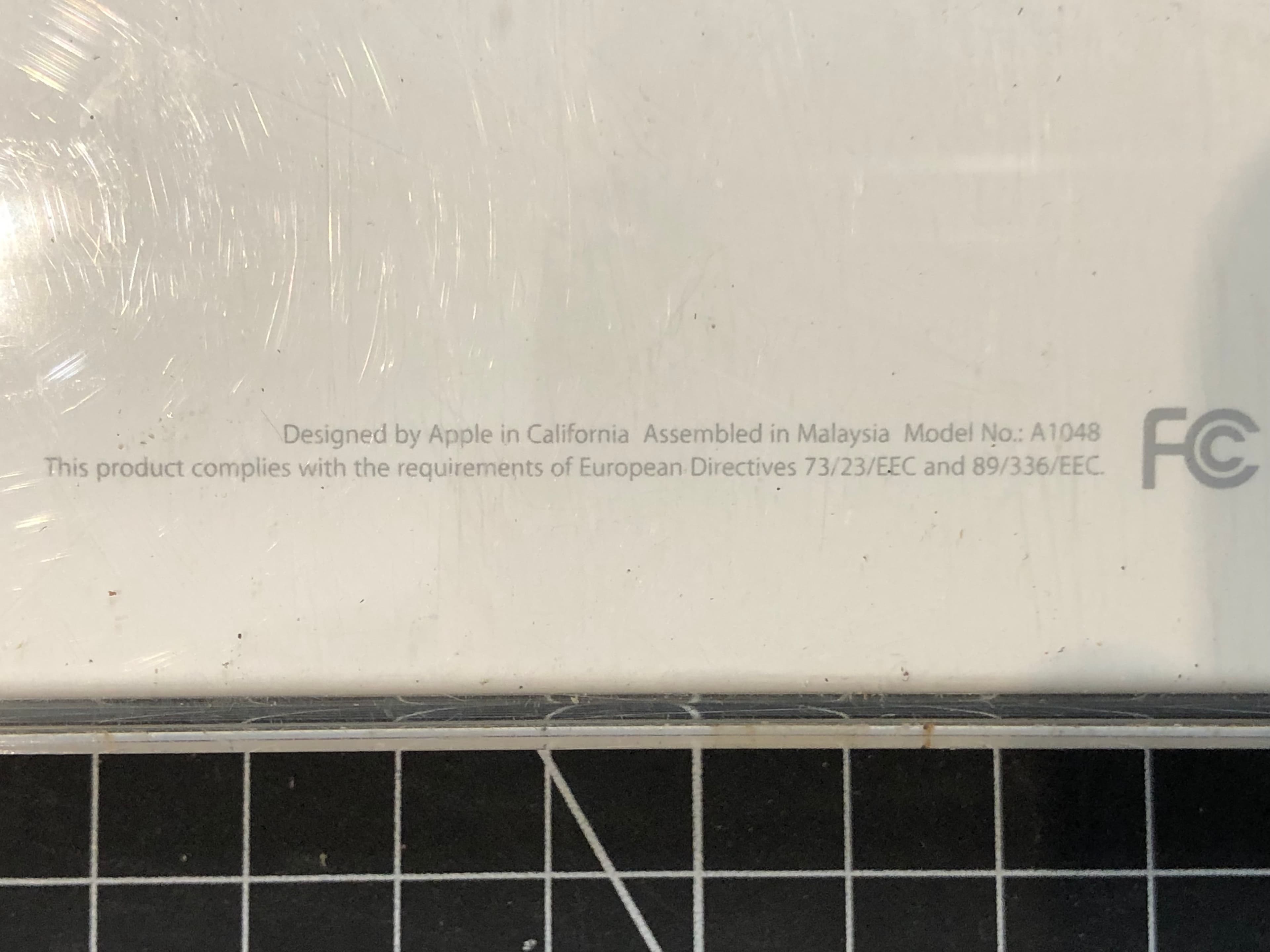 Apple A1048 Wired Keyboard USB White Pre-Owned - Thumbnail 2