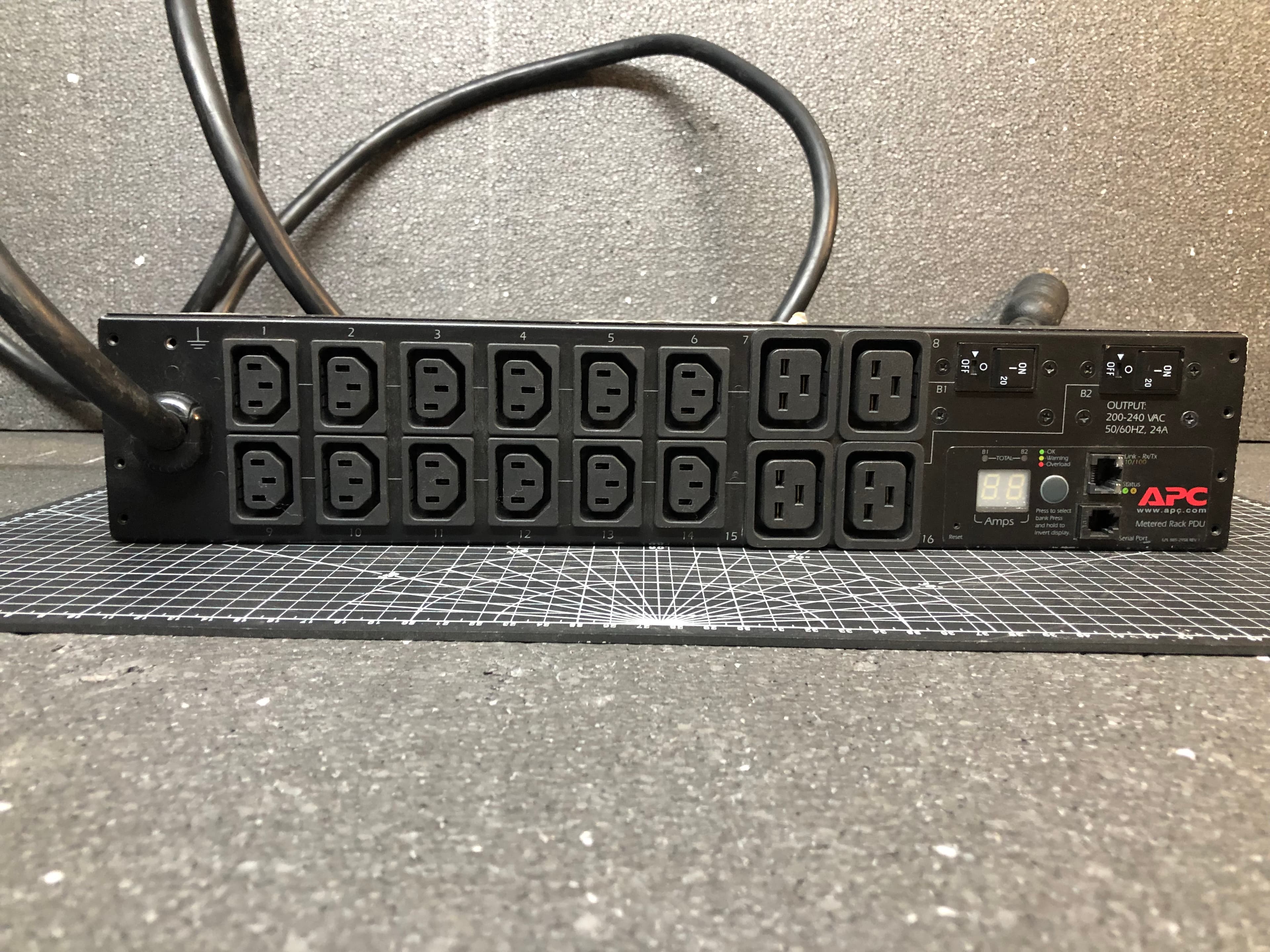 APC AP7811 Metered Rack PDU 24A 200-240V 16 Outlets Pre-Owned