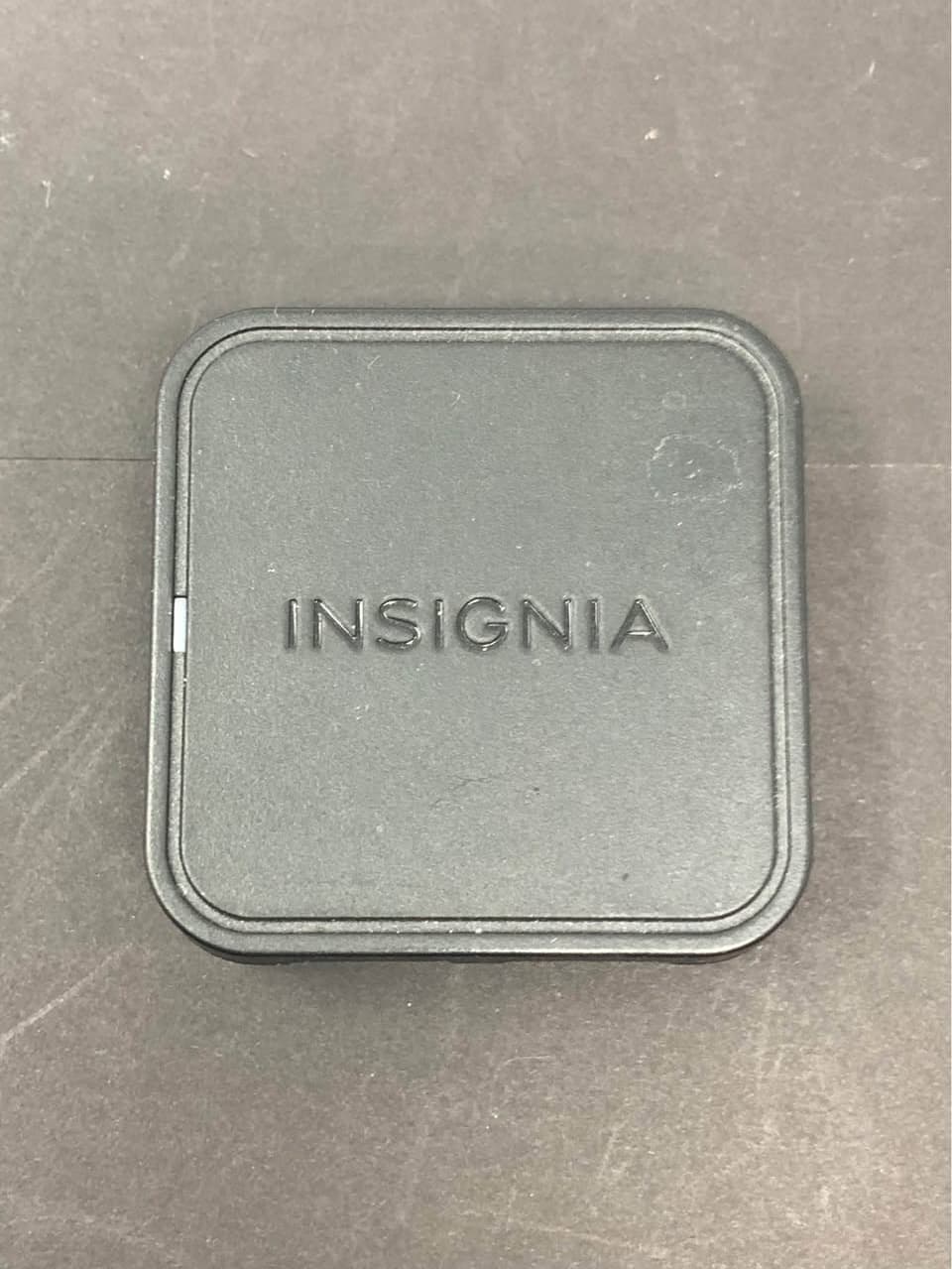 Insignia 4-Port USB 2.0 Hub Black Pre-Owned