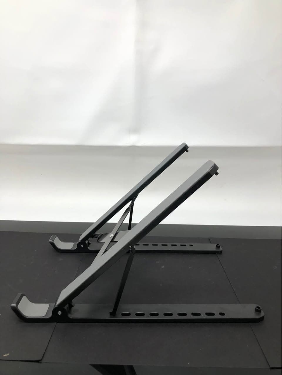 OMOTON Ergonomic Adjustable Laptop Stand 7-Levels Pre-Owned - Thumbnail 5