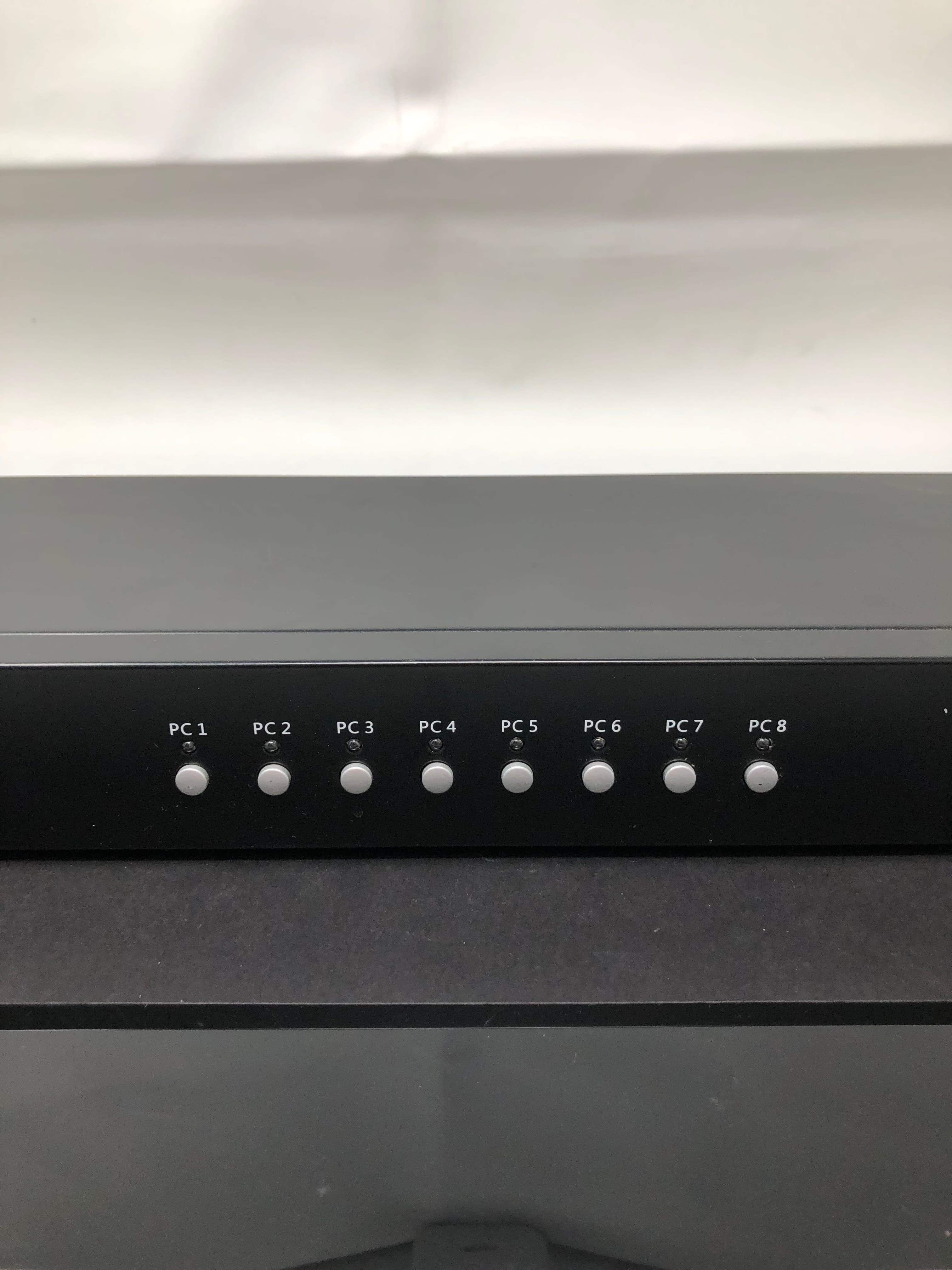 MT-VIKI 8 Port Smart USB KVM Switch Pre-Owned - Thumbnail 4