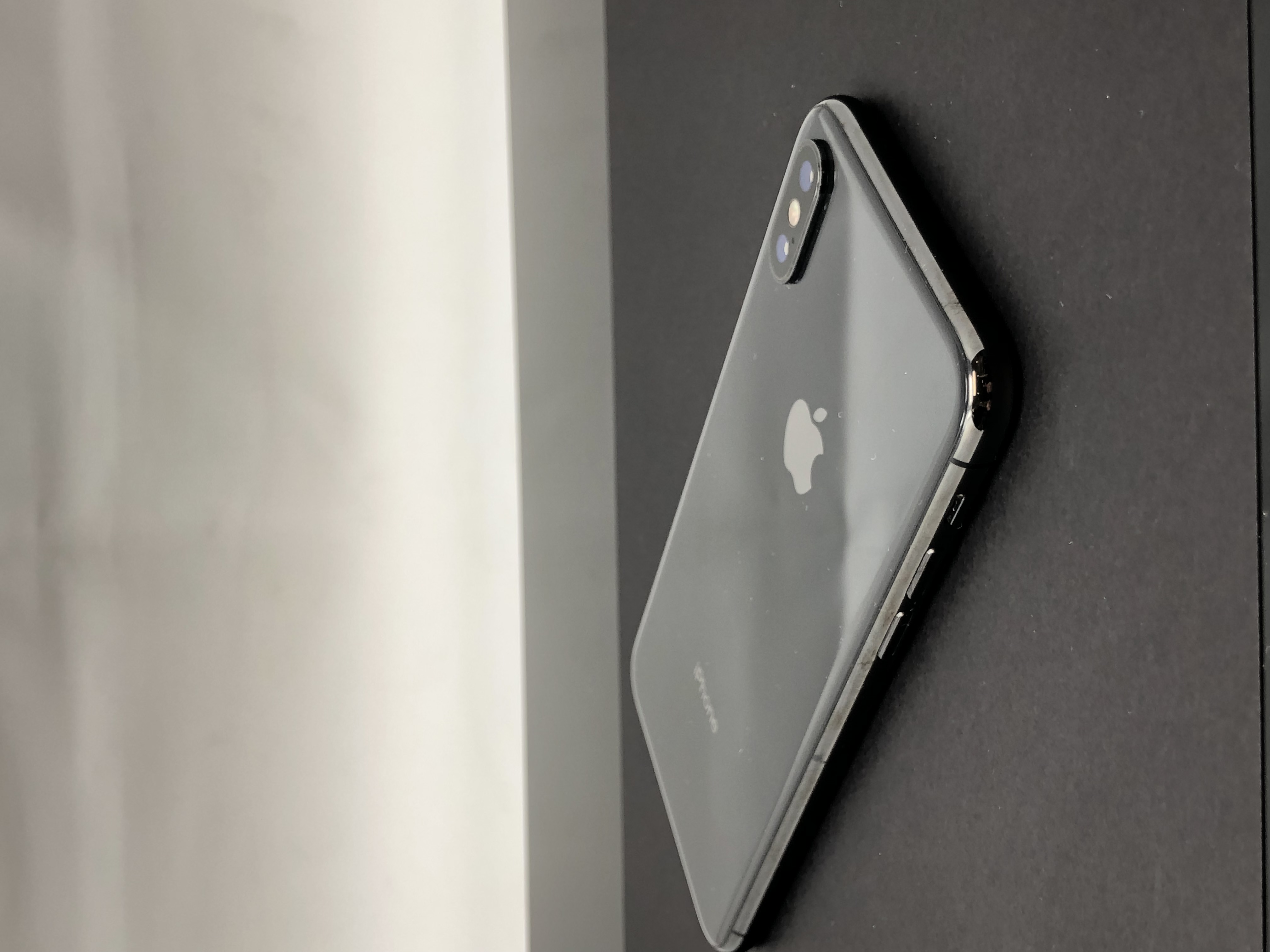 iPhone X 64GB Space Gray Cracked Screen Pre-Owned - Thumbnail 8