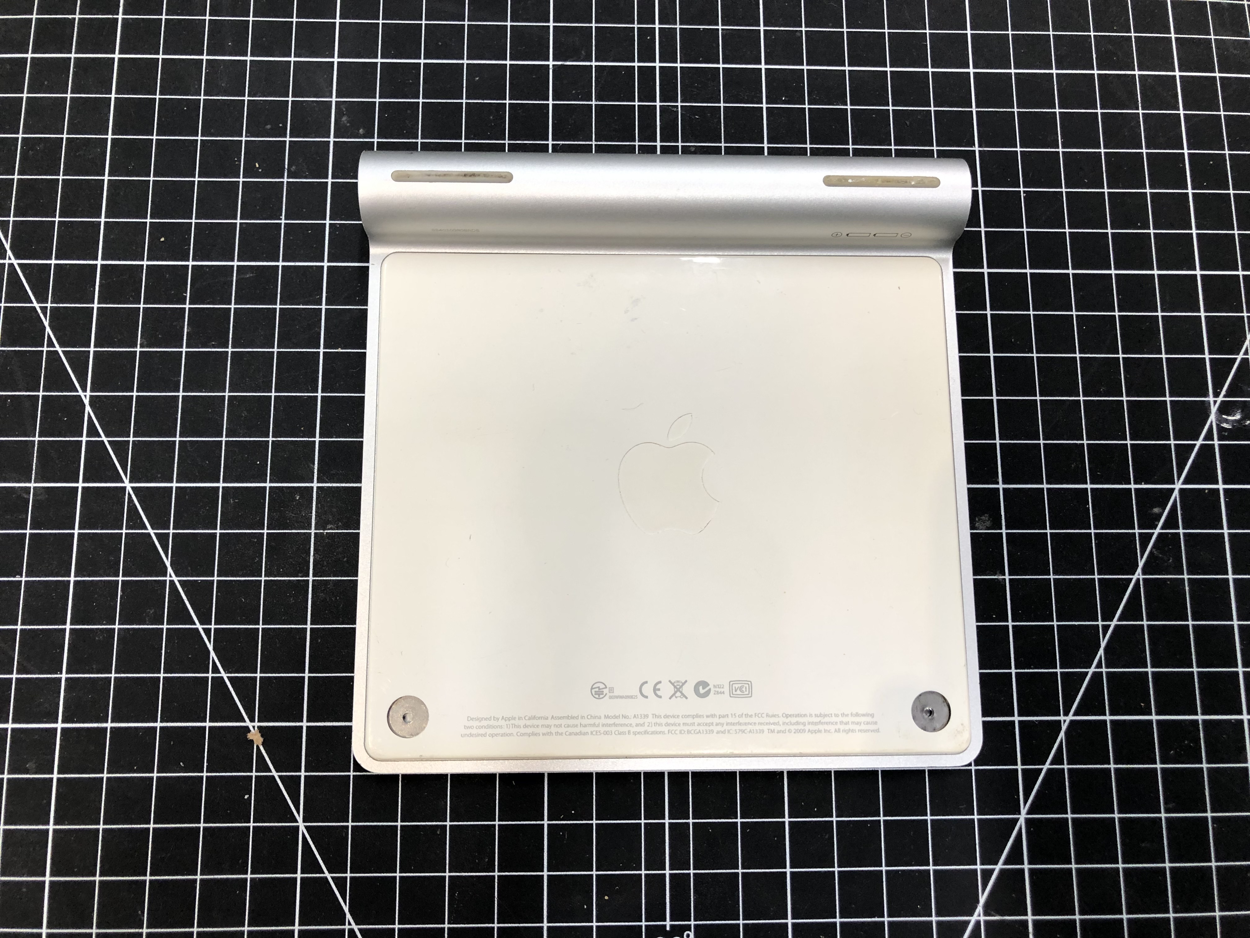 Apple Magic Trackpad A1339 Bluetooth Touchpad Pre-Owned - Thumbnail 2