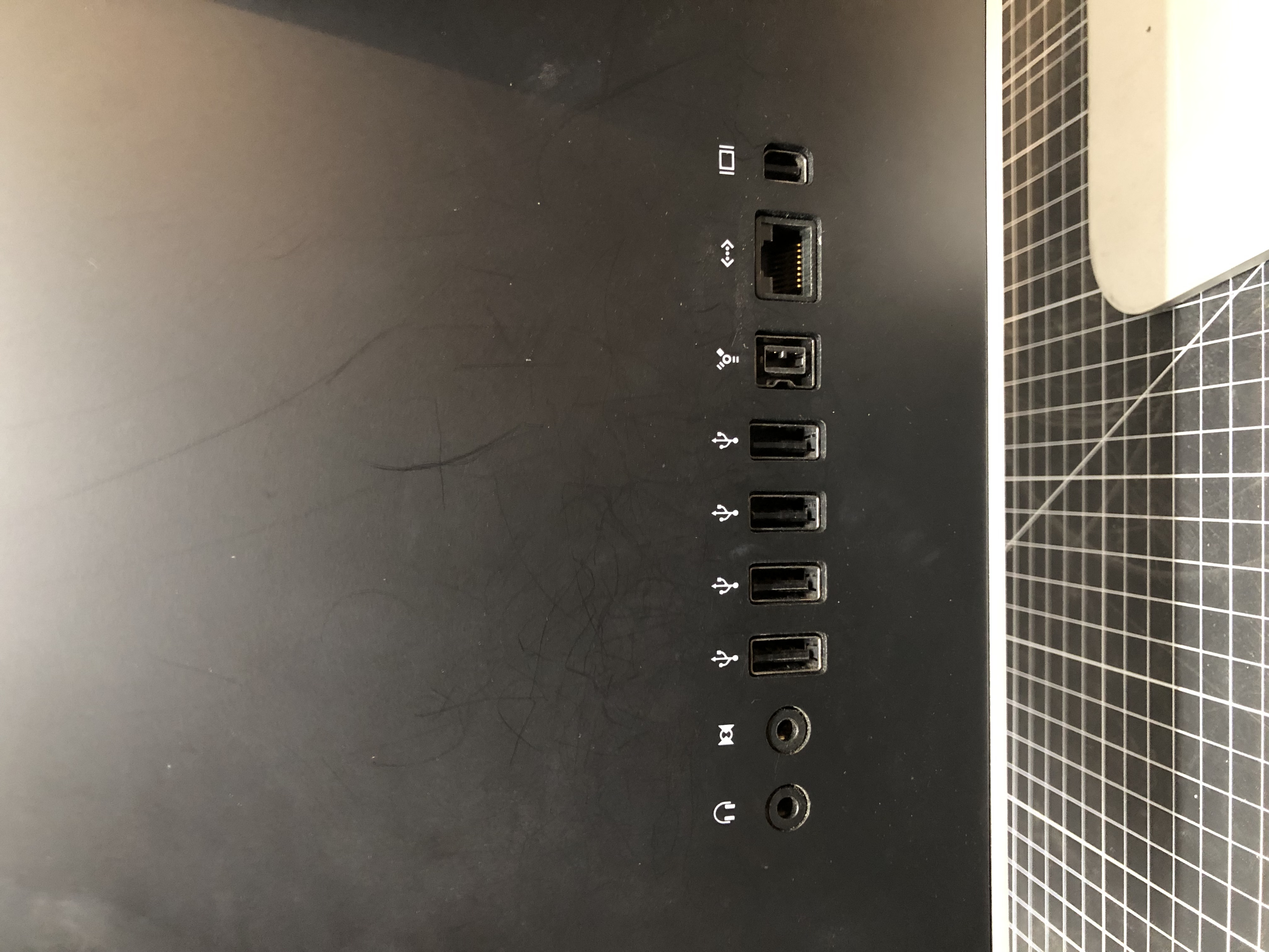 Apple iMac A1224 EMC 2266 20" Display Pre-Owned - Thumbnail 3