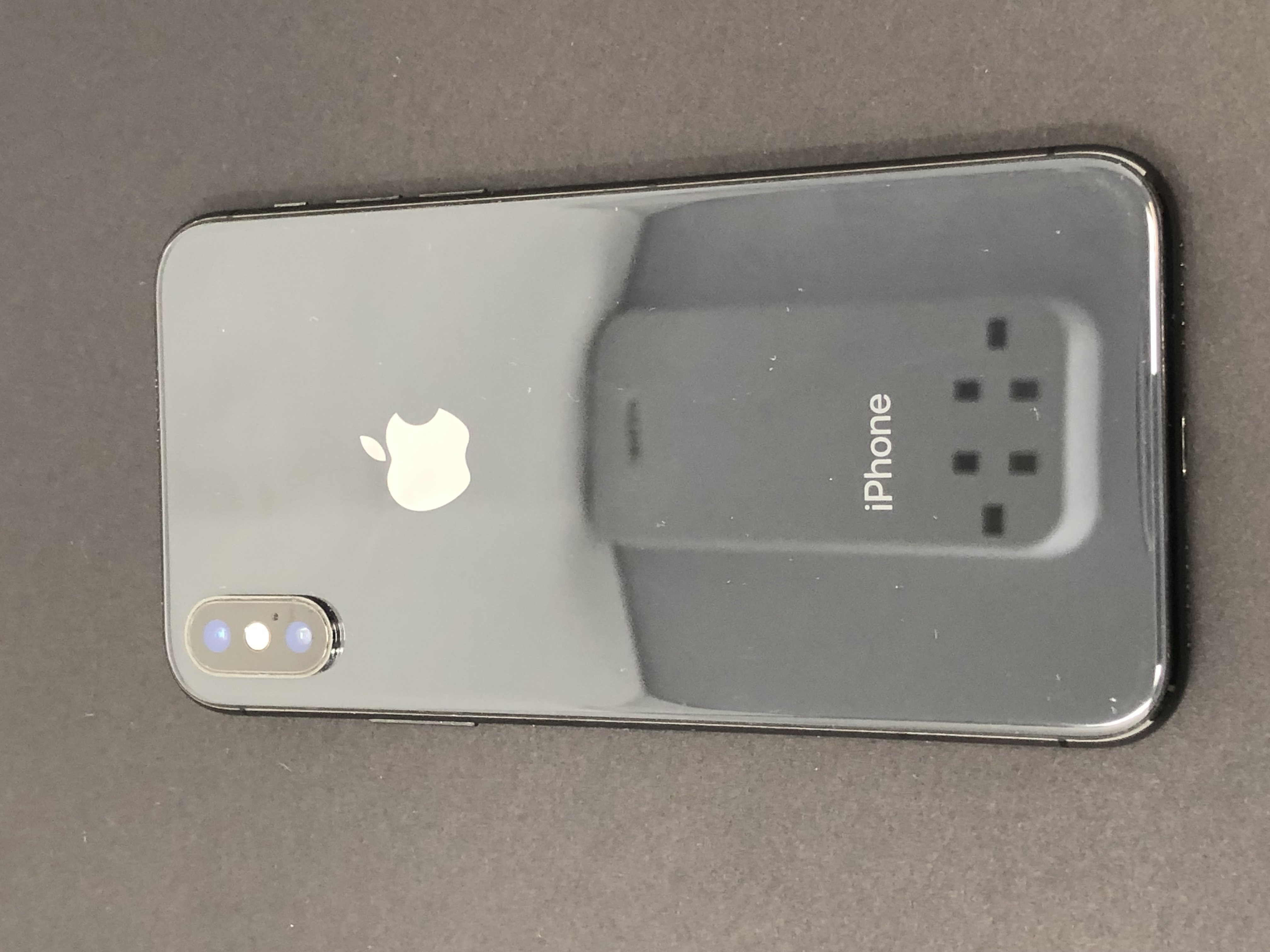 iPhone X 64GB Space Gray Cracked Screen Pre-Owned - Thumbnail 2