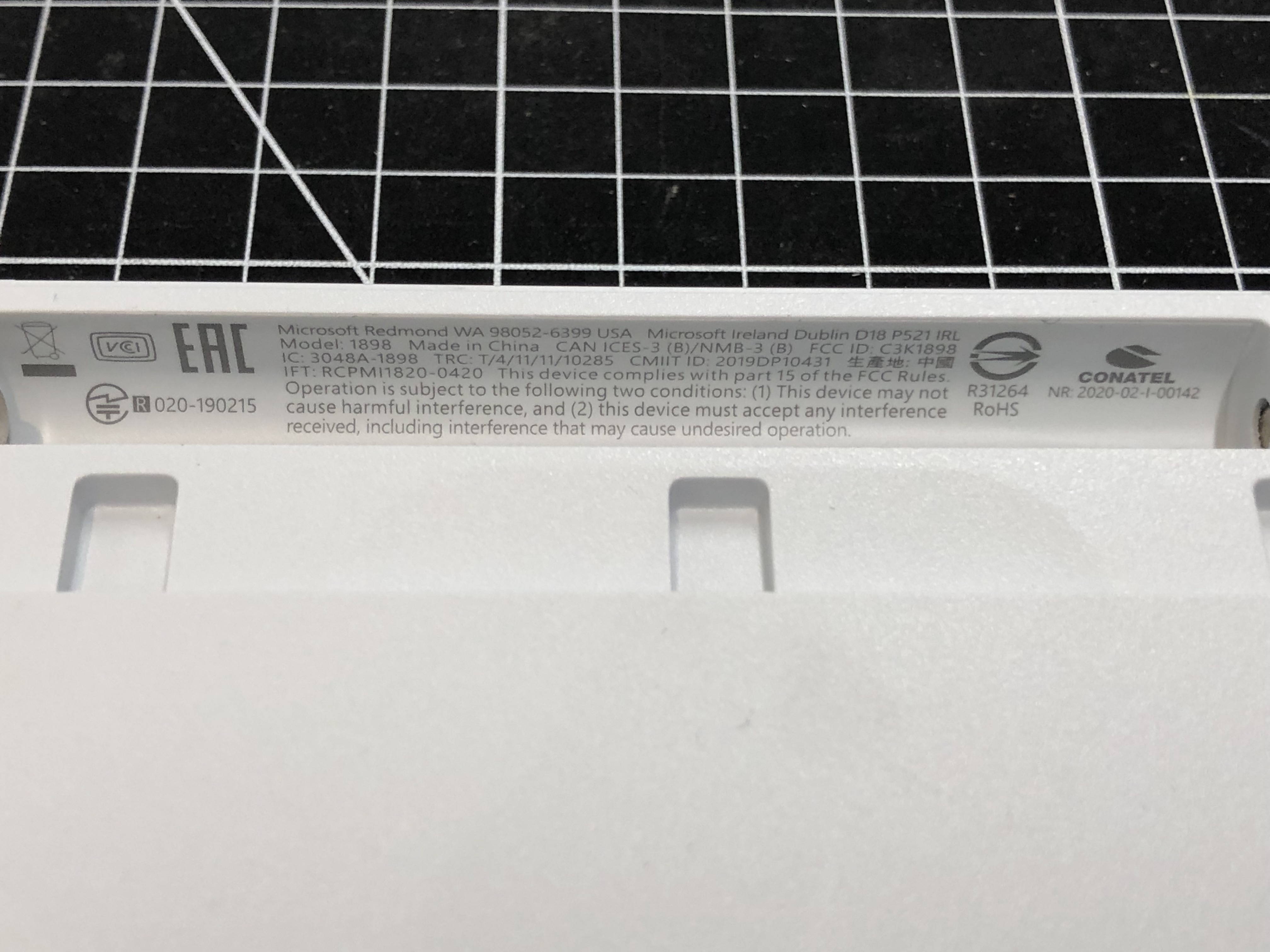 Microsoft 1898 Wireless Keyboard White Pre-Owned — image 2
