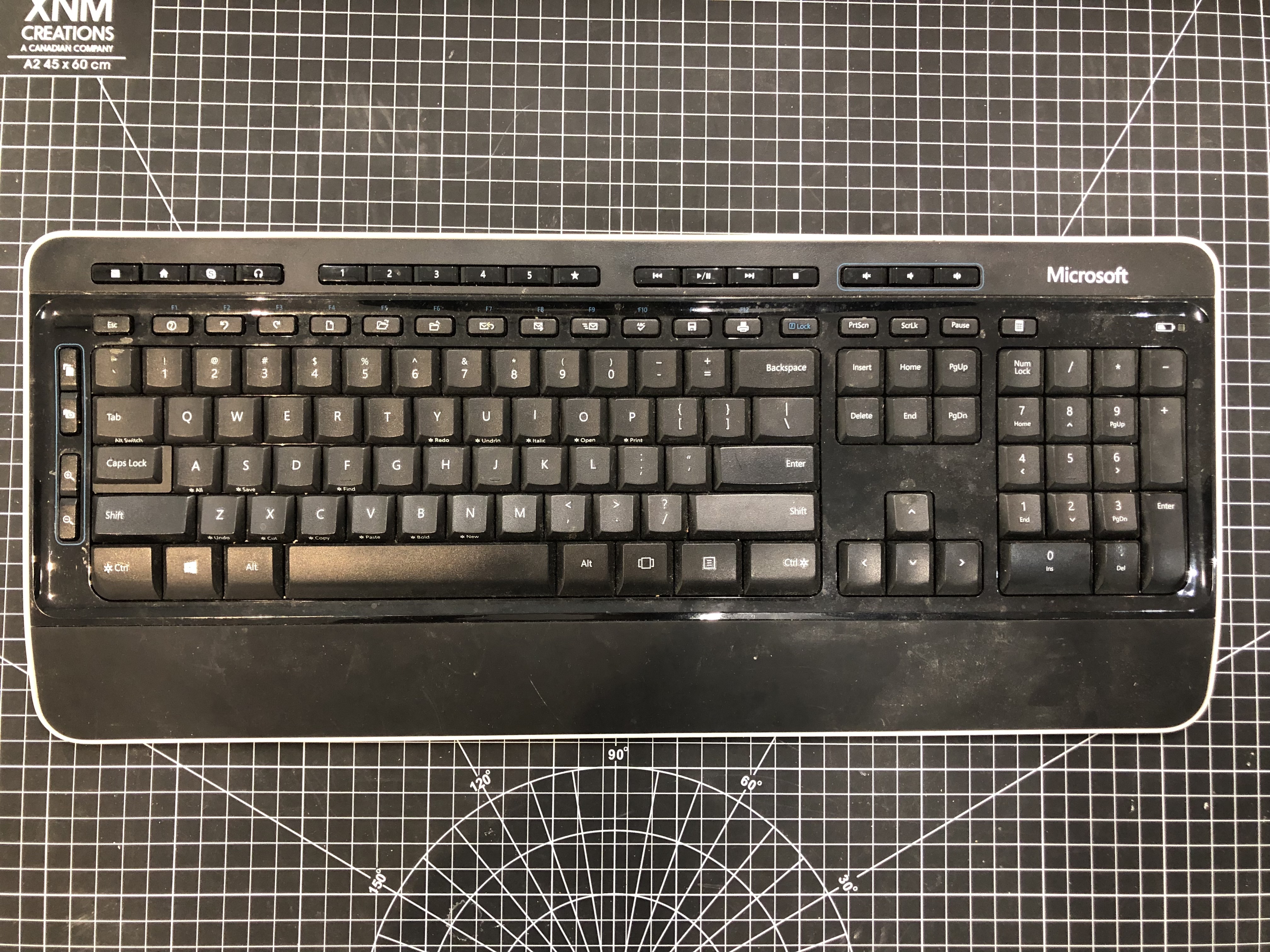 Microsoft Wireless Keyboard 3050 Model 1728 Pre-Owned — image 1