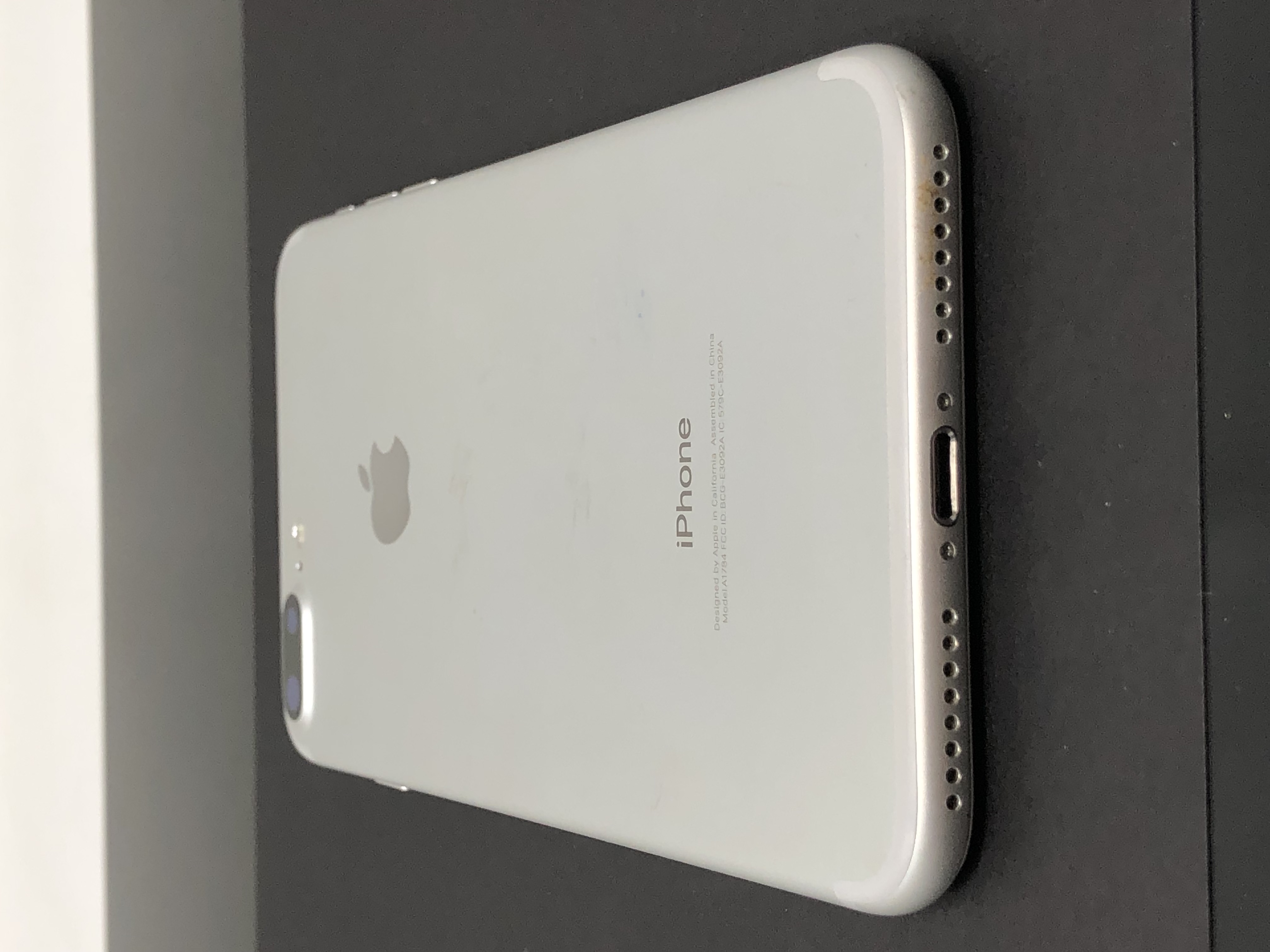 iPhone 7 Plus 128GB Silver Pre-Owned - Thumbnail 3