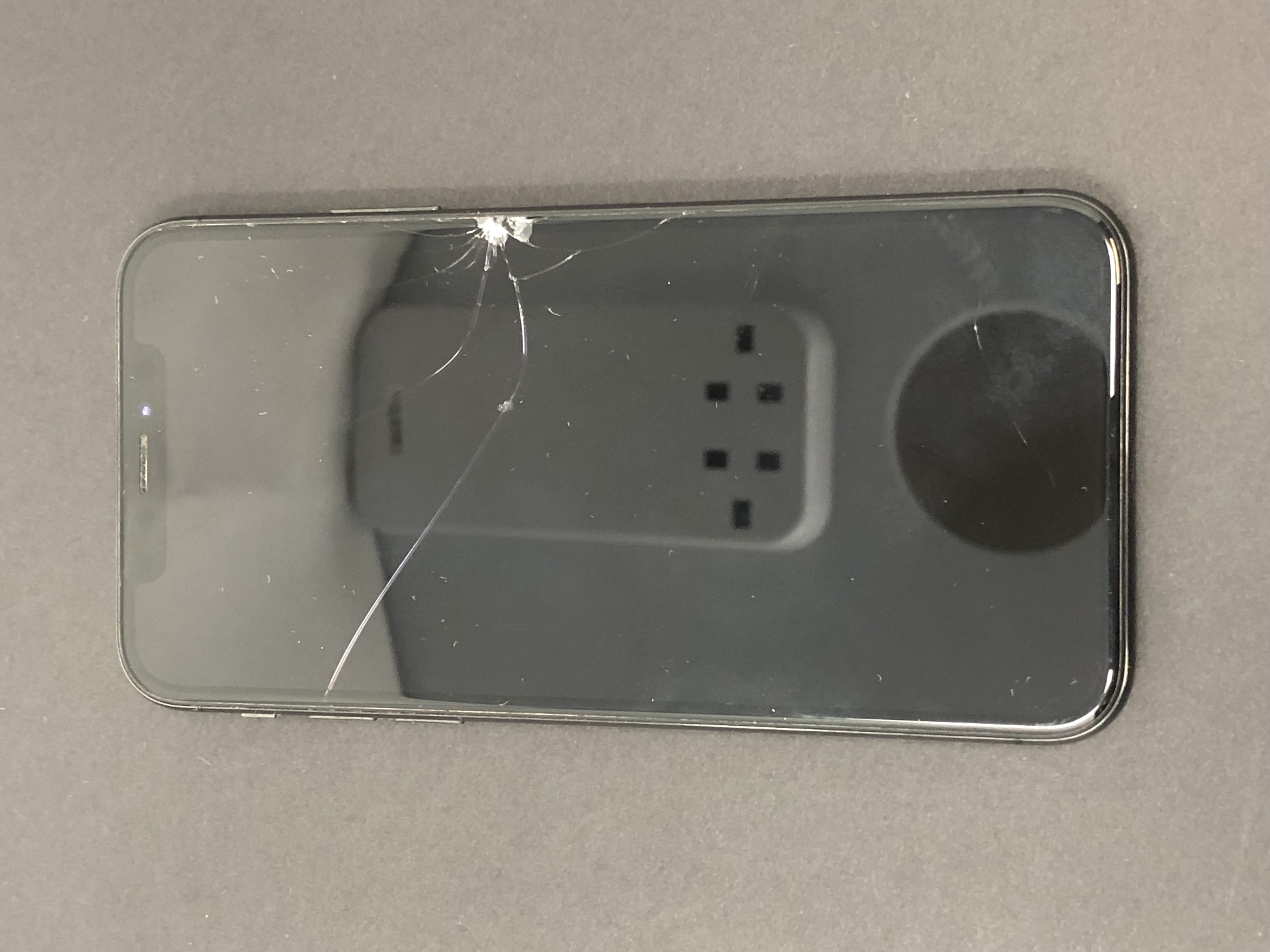 iPhone X 64GB Space Gray Cracked Screen Pre-Owned